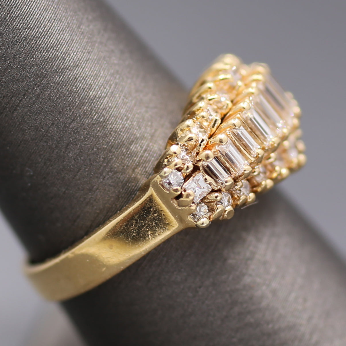 Vintage Baguette Cut and Round Diamond Graduated Band Ring in 14k Yellow Gold