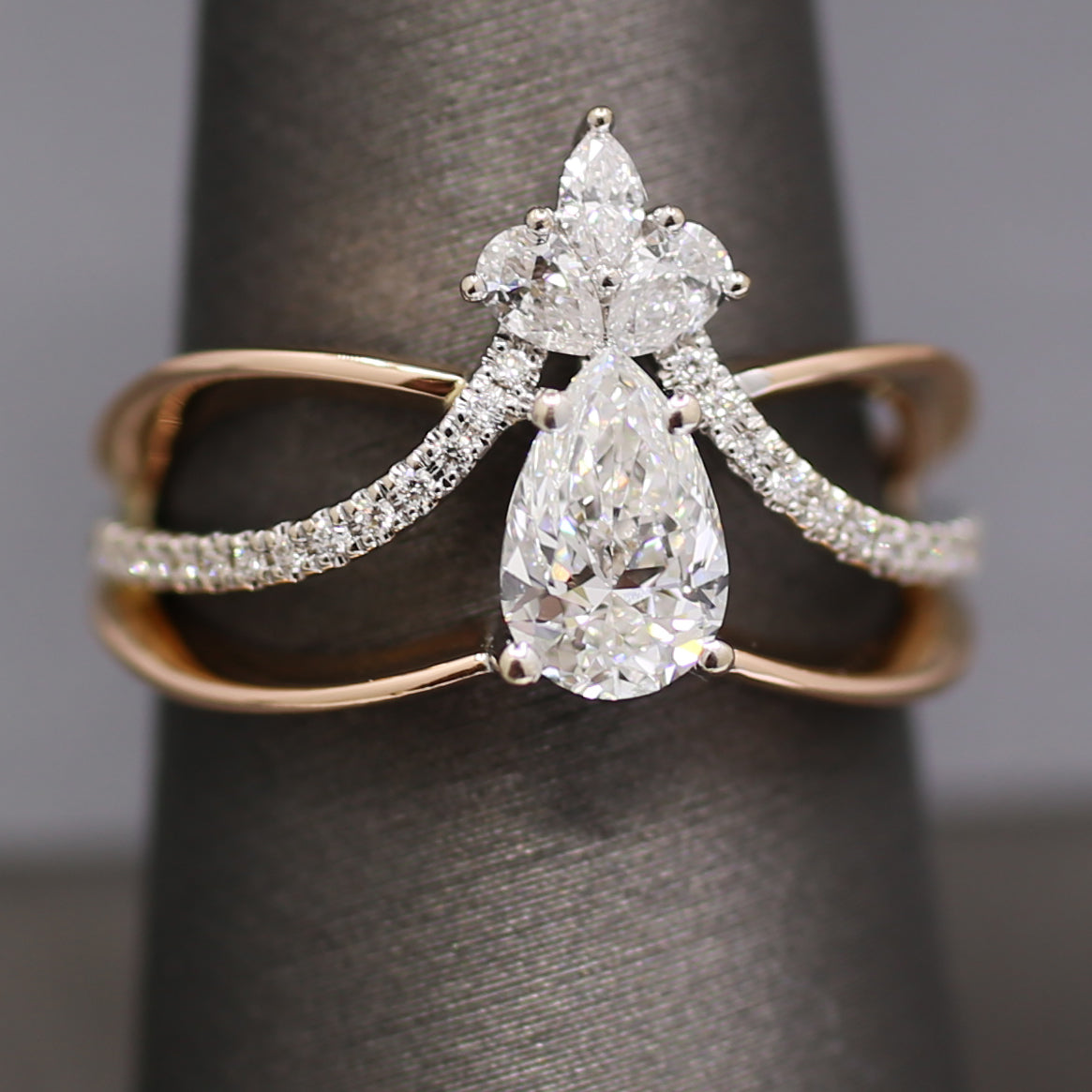 Gorgeous Simon G GIA Certified Pear Cut Diamond Band Ring in 18k Rose Gold
