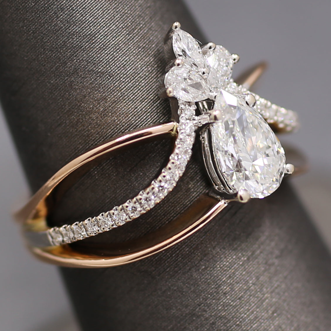 Gorgeous Simon G GIA Certified Pear Cut Diamond Band Ring in 18k Rose Gold