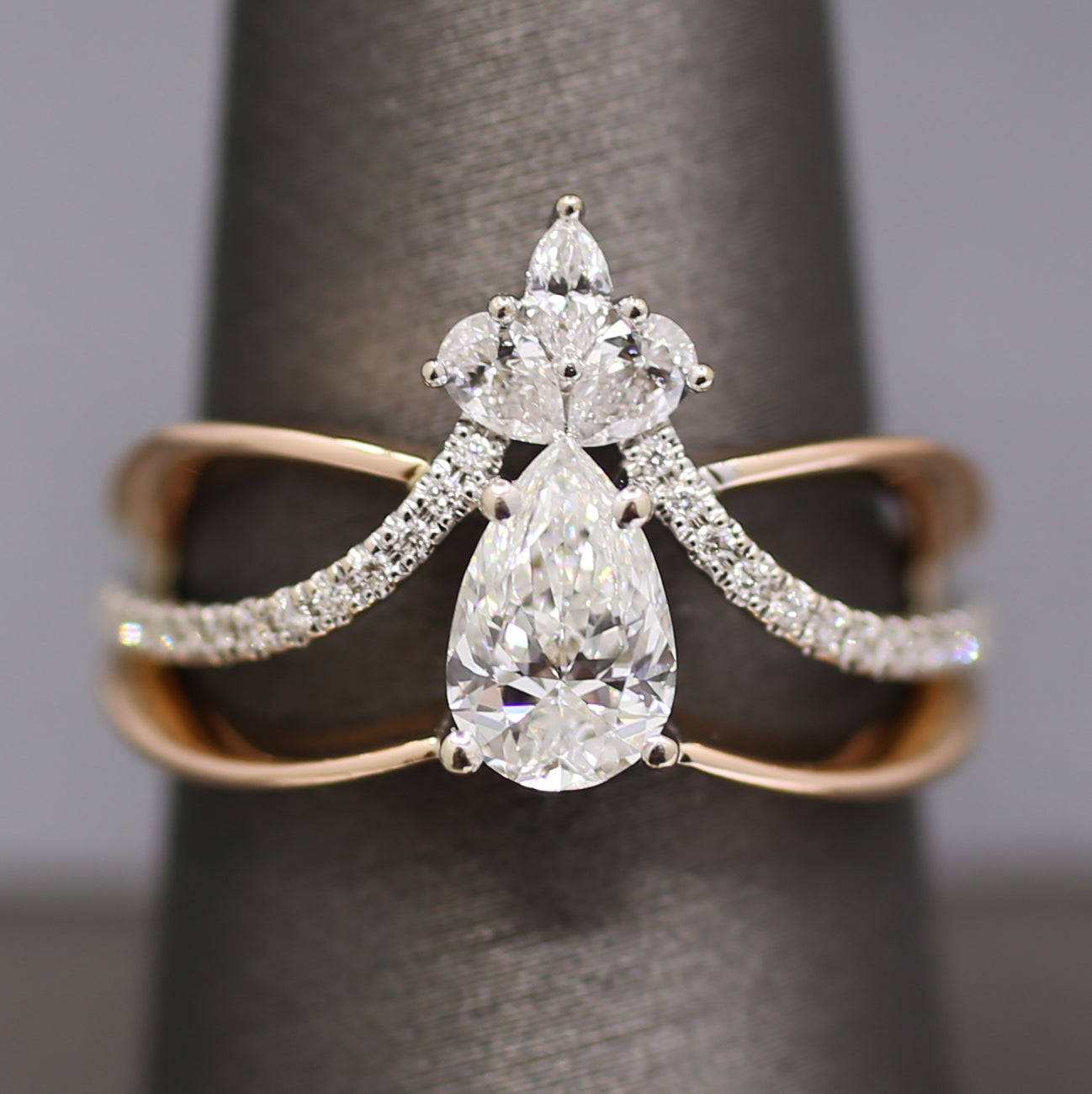 Gorgeous Simon G GIA Certified Pear Cut Diamond Band Ring in 18k Rose Gold
