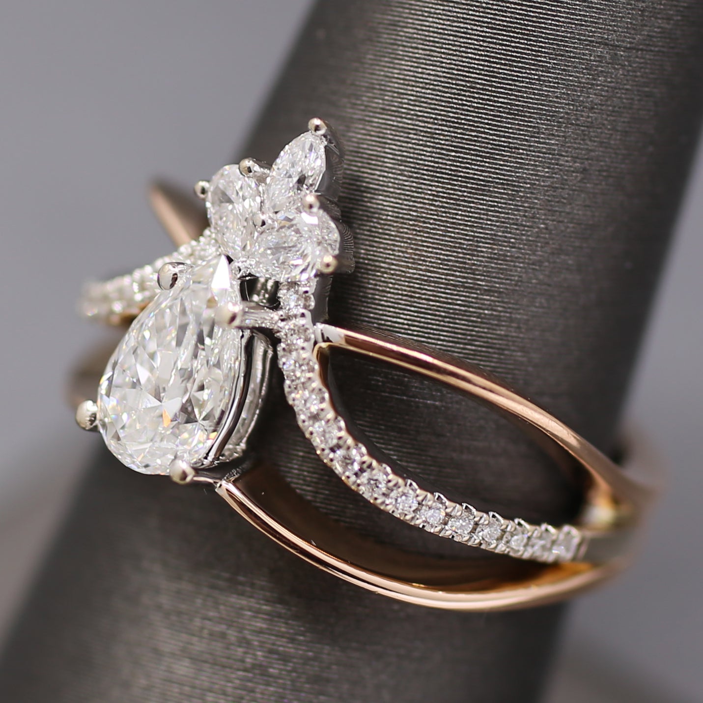 Gorgeous Simon G GIA Certified Pear Cut Diamond Band Ring in 18k Rose Gold