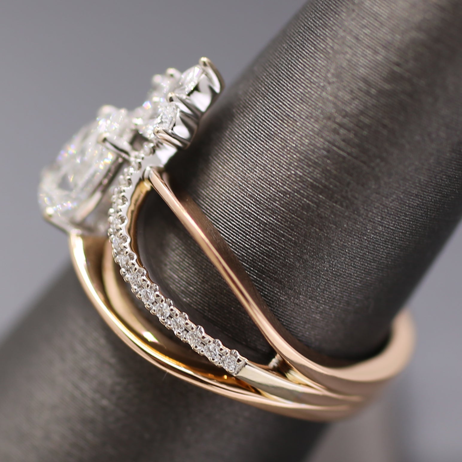 Gorgeous Simon G GIA Certified Pear Cut Diamond Band Ring in 18k Rose Gold