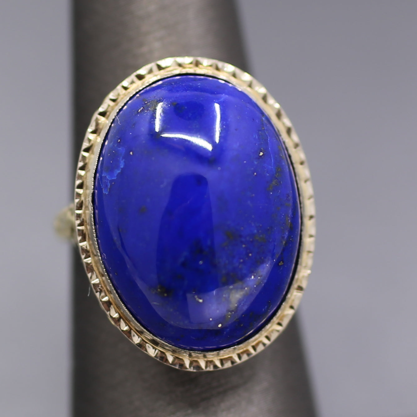 Victorian Lovely Lapis Cabochon Bezel Set Ring in 14k Yellow Gold