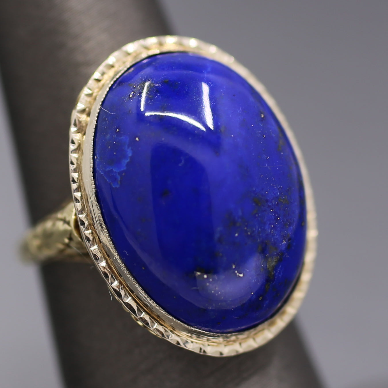 Victorian Lovely Lapis Cabochon Bezel Set Ring in 14k Yellow Gold