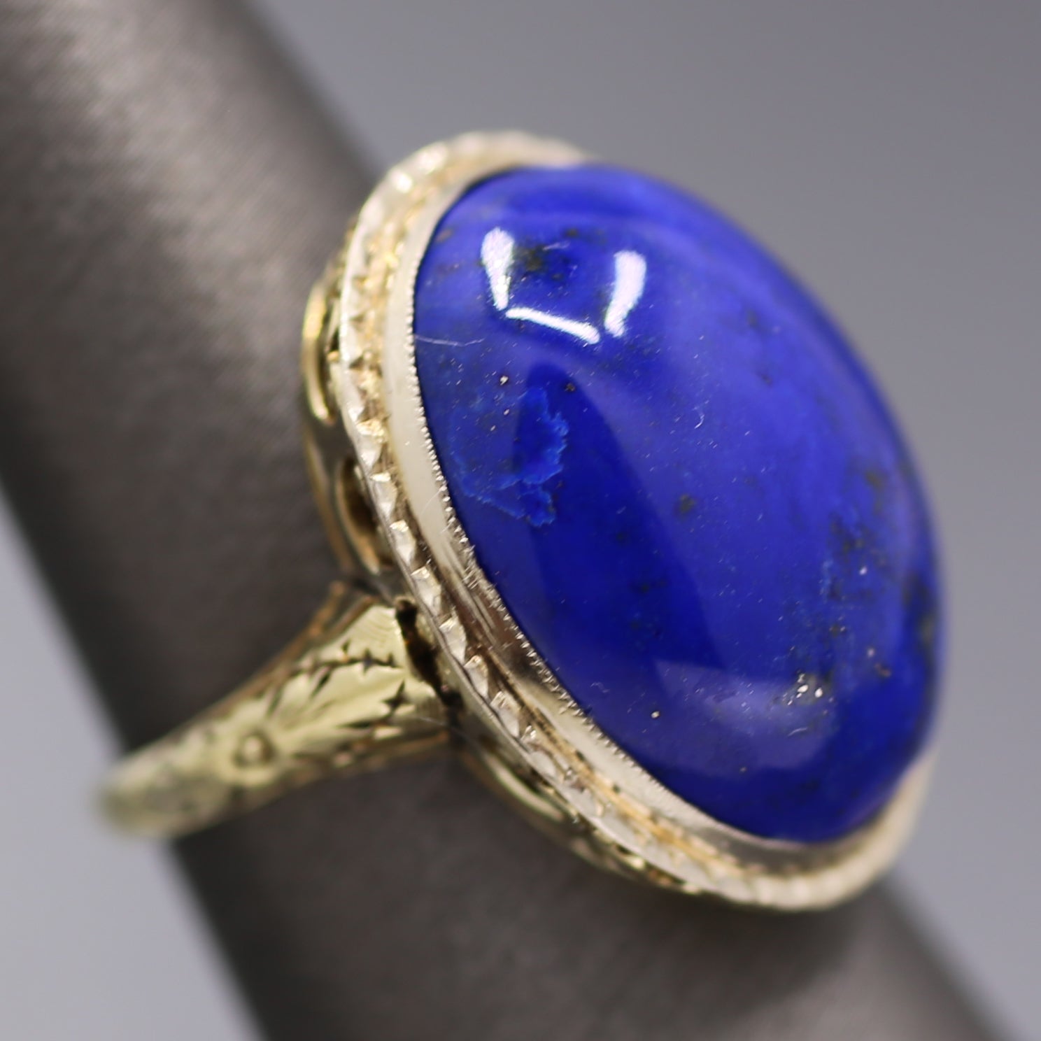 Victorian Lovely Lapis Cabochon Bezel Set Ring in 14k Yellow Gold