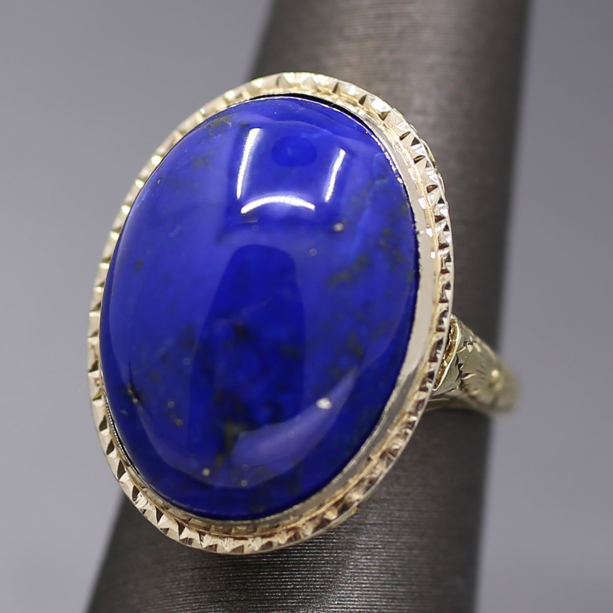 Victorian Lovely Lapis Cabochon Bezel Set Ring in 14k Yellow Gold