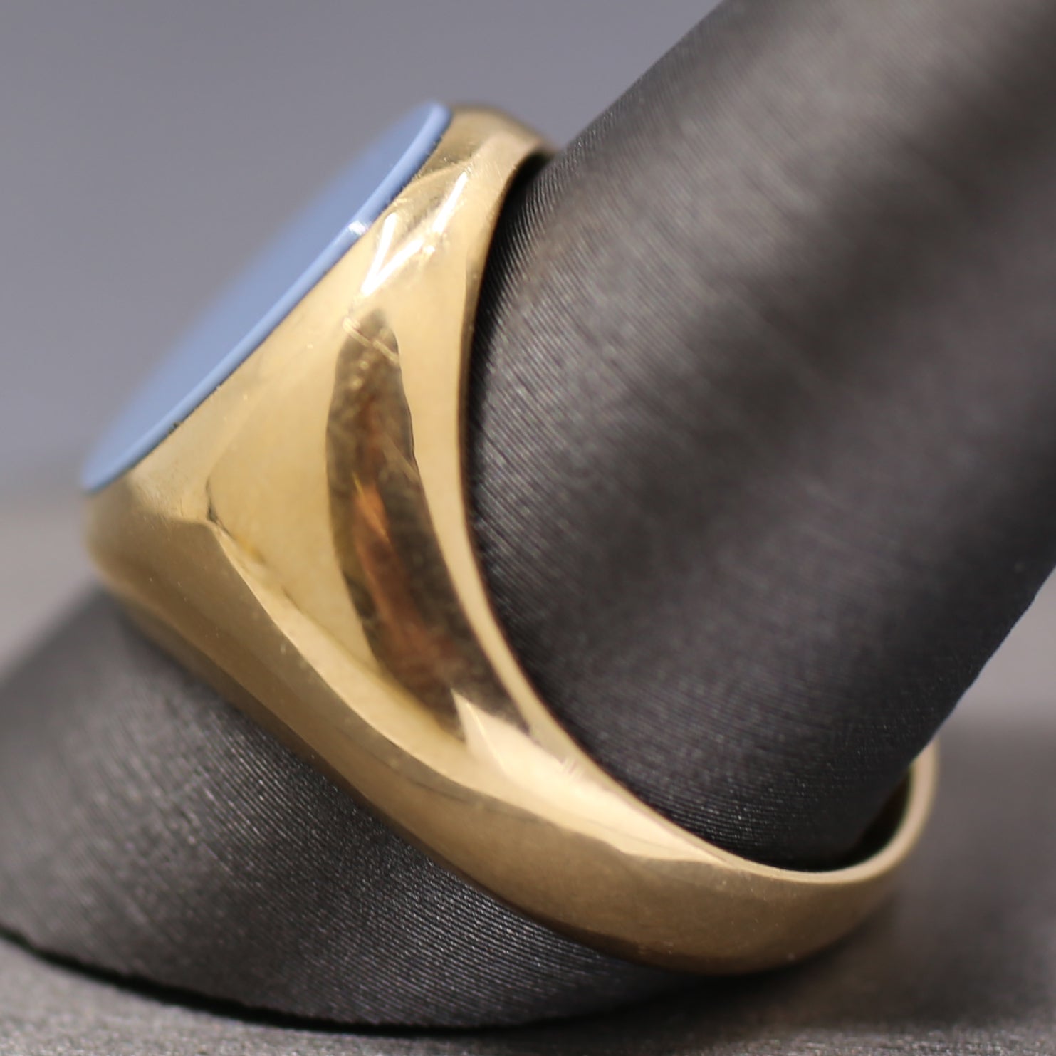 Men's Blank Onyx Signet Ring in 14k Yellow Gold
