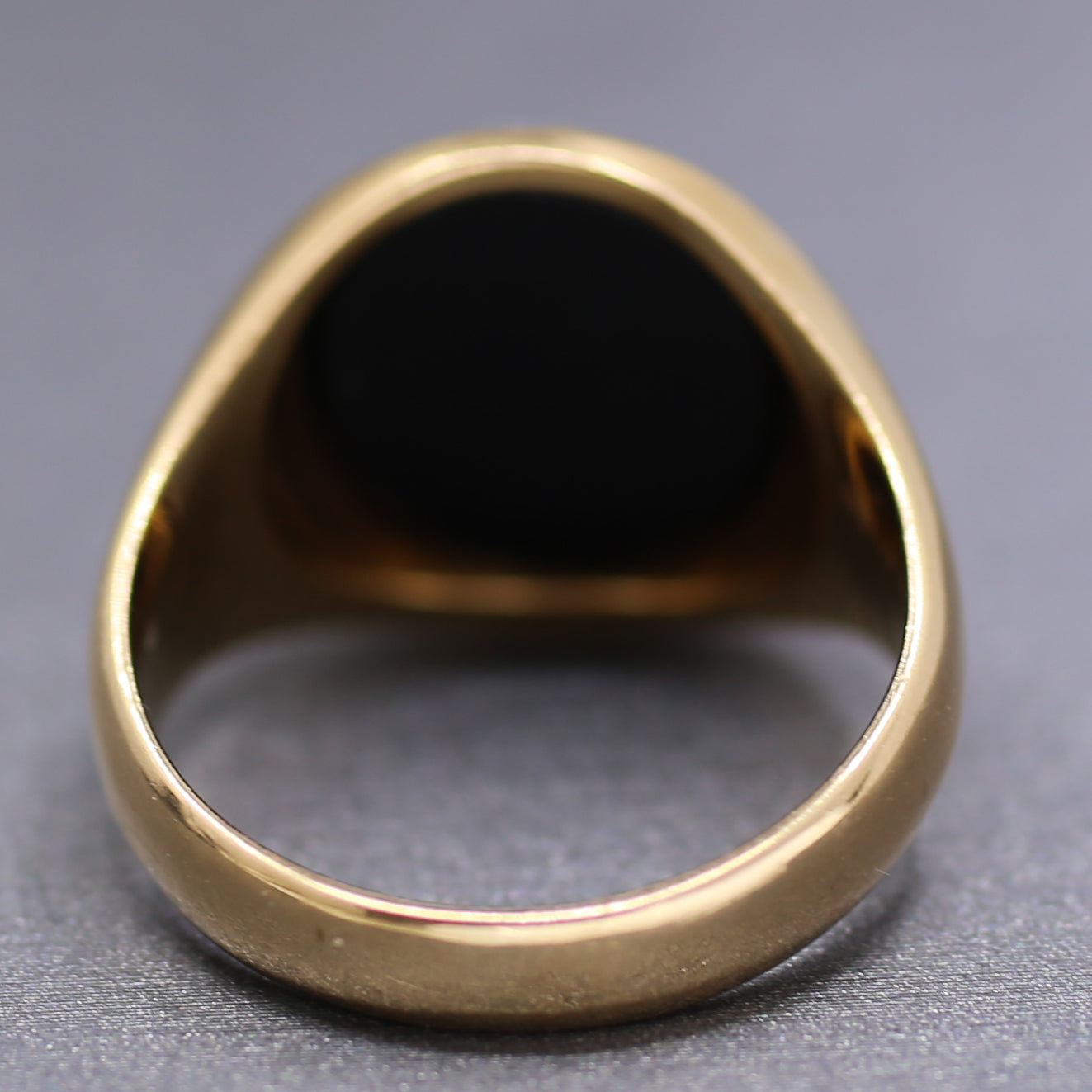 Men's Blank Onyx Signet Ring in 14k Yellow Gold