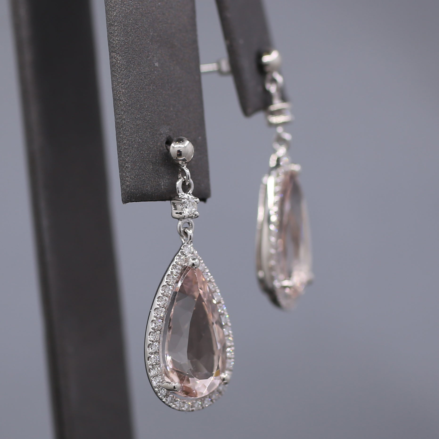Sparkling 18k Morganite and Diamond Teardrop Dangle Earrings