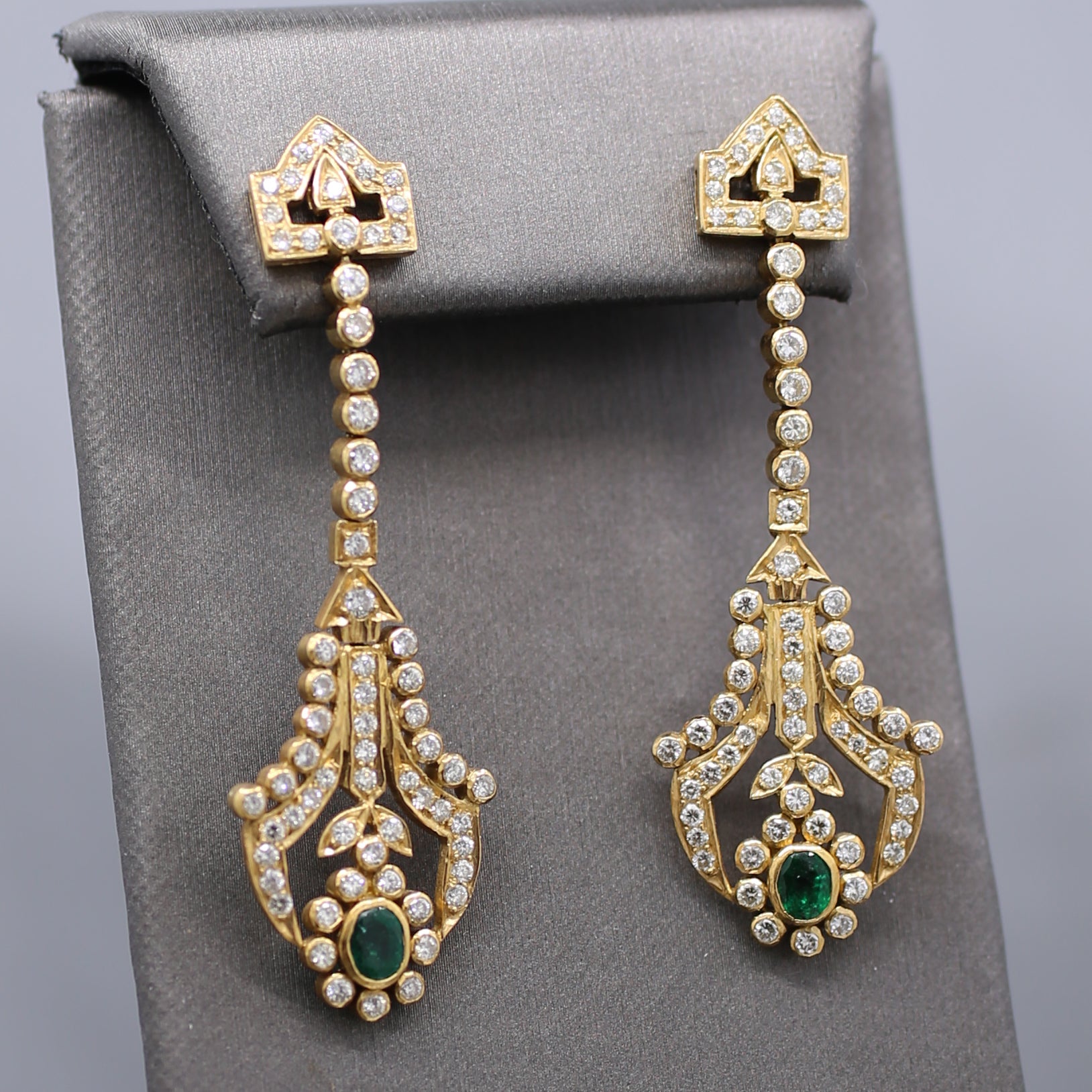 Spectacular Diamond and Emerald Drop Dangle Earrings in 18k Yellow Gold