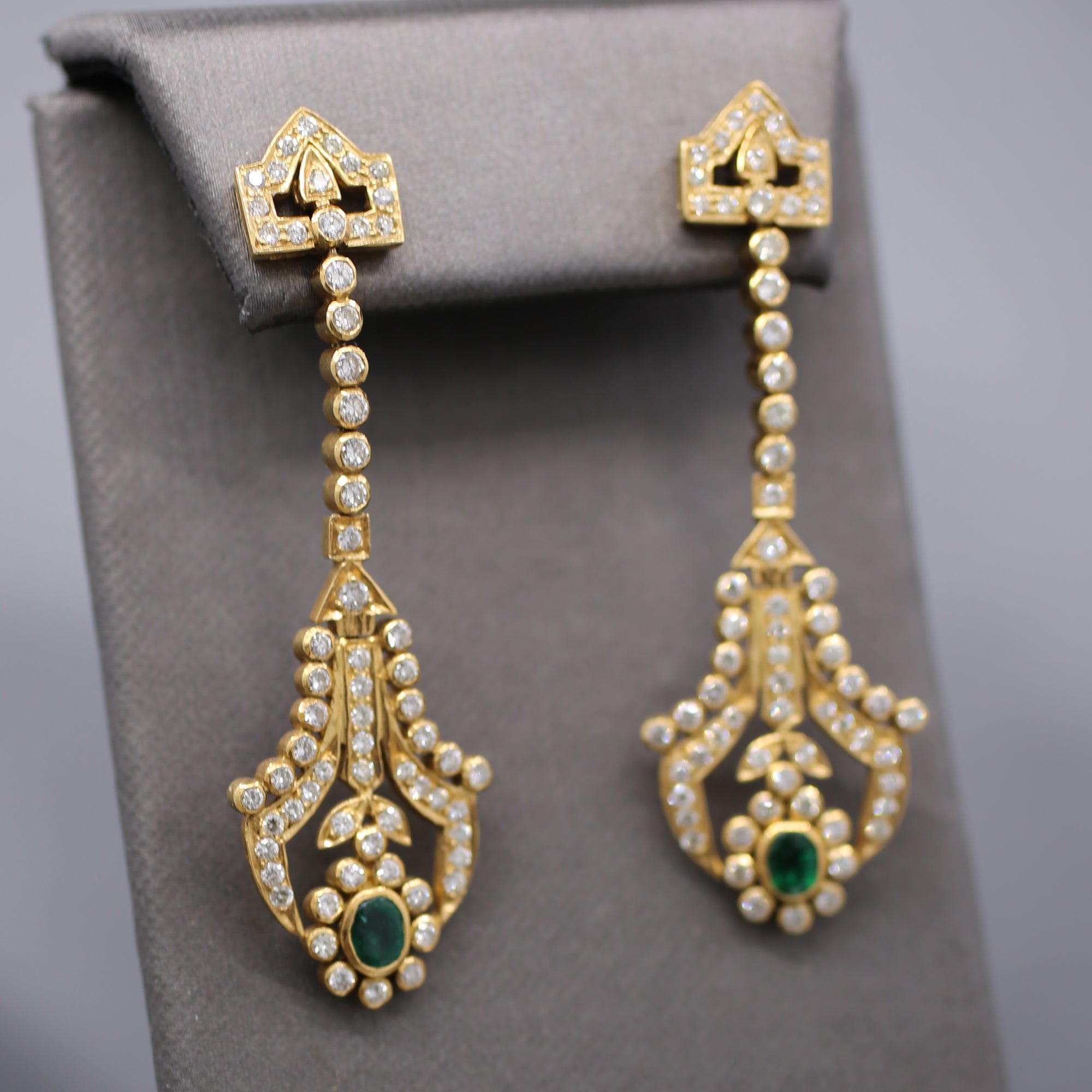 Spectacular Diamond and Emerald Drop Dangle Earrings in 18k Yellow Gold