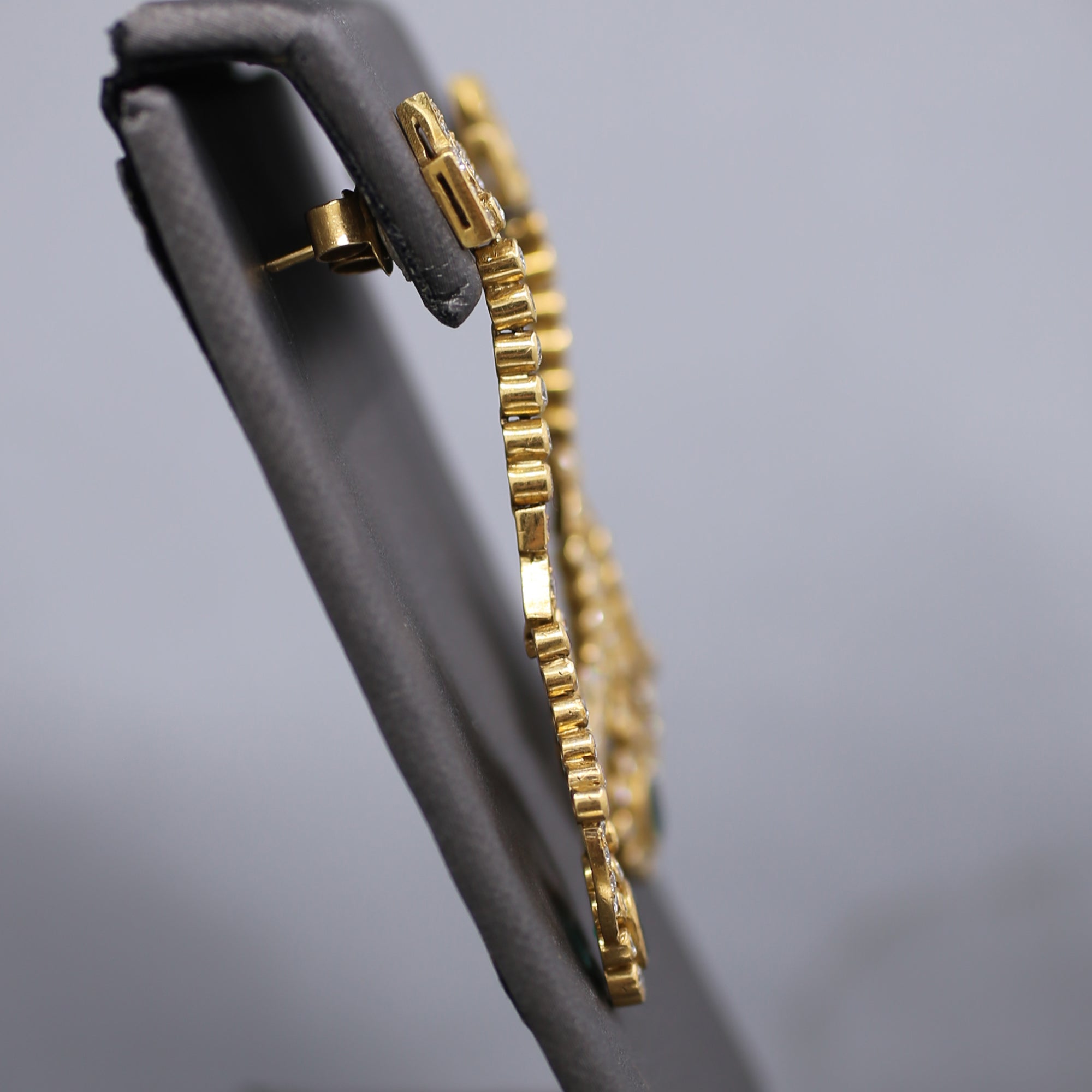 Spectacular Diamond and Emerald Drop Dangle Earrings in 18k Yellow Gold