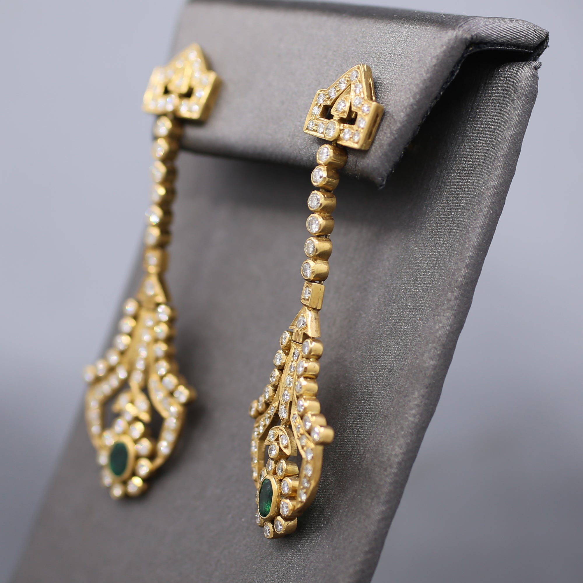 Spectacular Diamond and Emerald Drop Dangle Earrings in 18k Yellow Gold