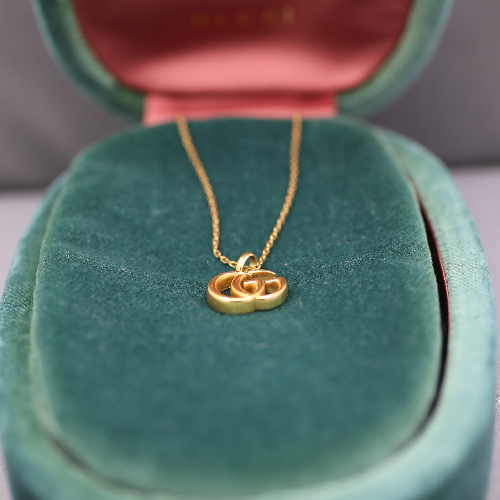 GUCCI Running GG 18k Yellow Gold Pendant Necklace in Box