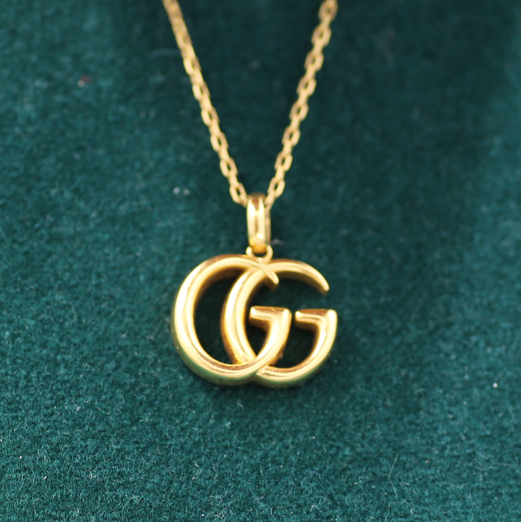 GUCCI Running GG 18k Yellow Gold Pendant Necklace in Box