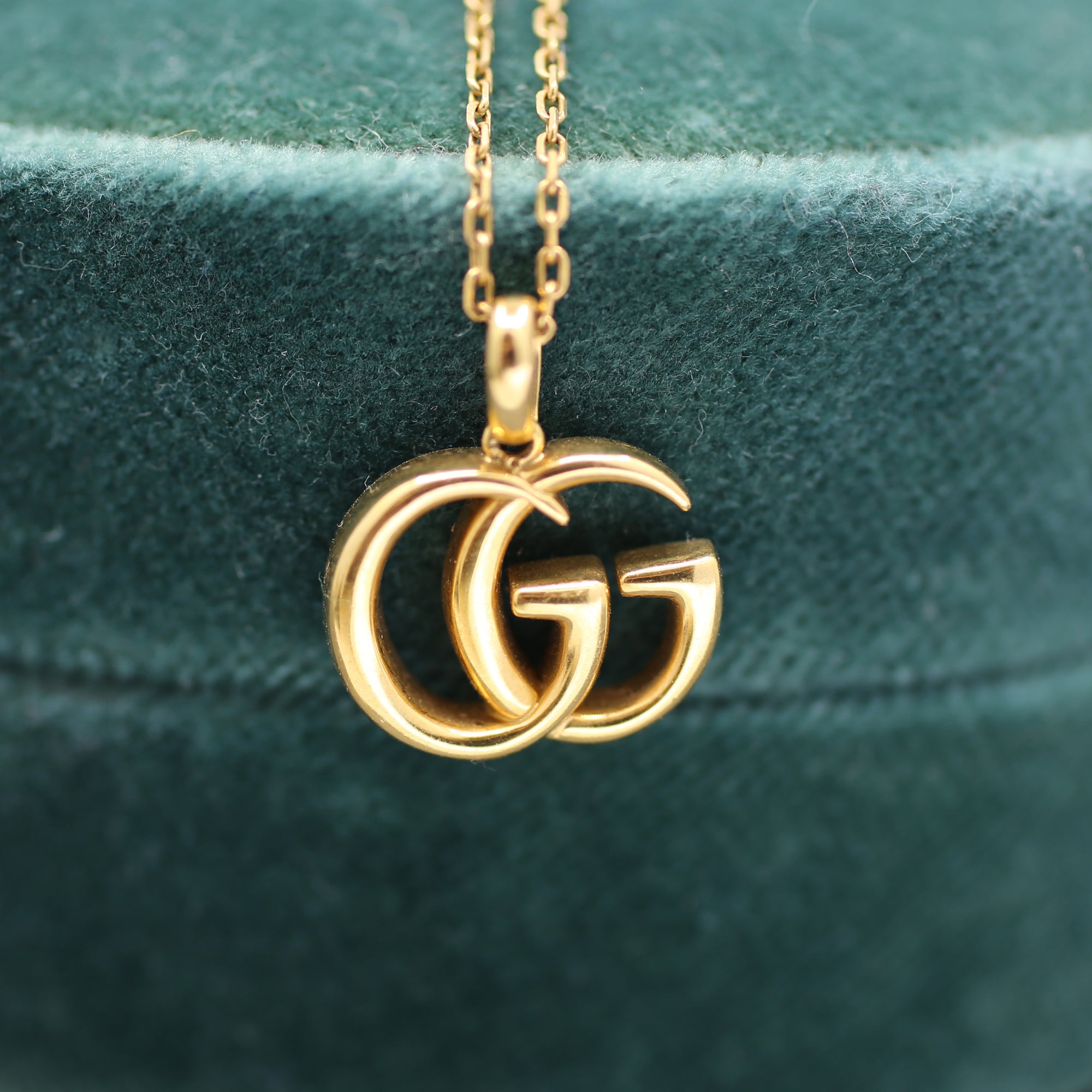 GUCCI Running GG 18k Yellow Gold Pendant Necklace in Box