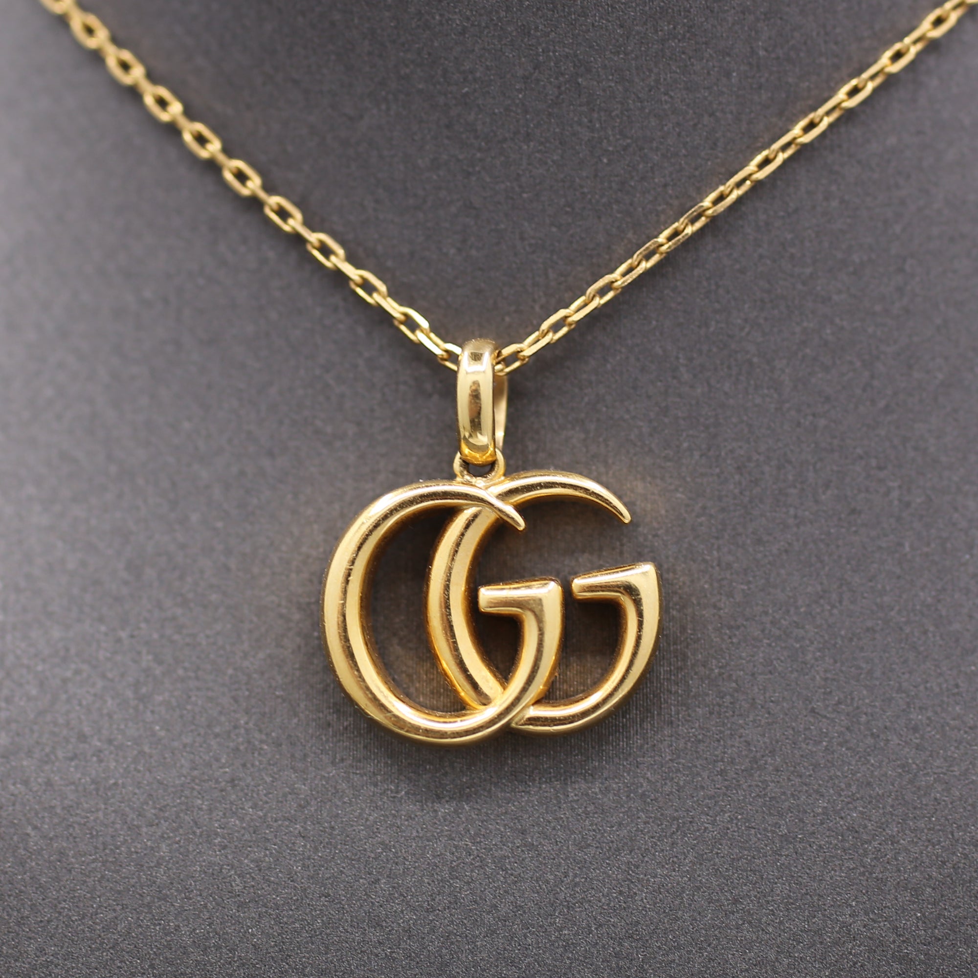 GUCCI Running GG 18k Yellow Gold Pendant Necklace in Box