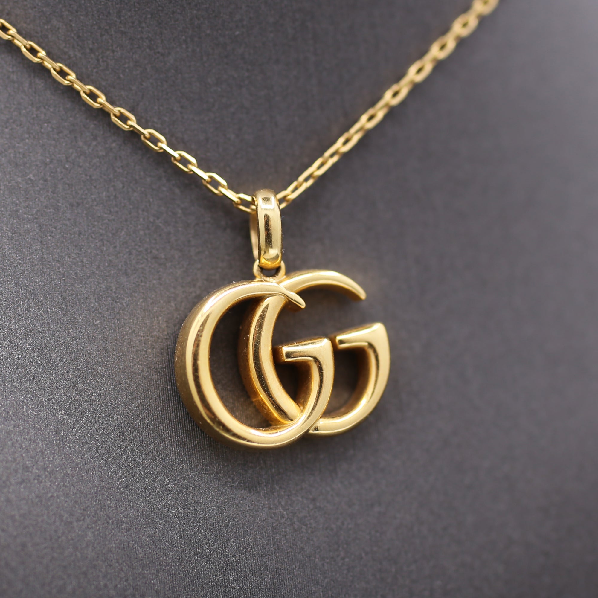 GUCCI Running GG 18k Yellow Gold Pendant Necklace in Box