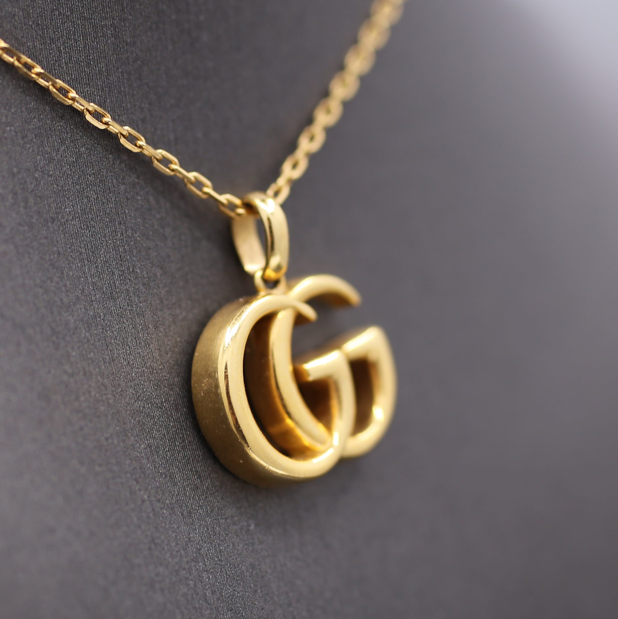 GUCCI Running GG 18k Yellow Gold Pendant Necklace in Box