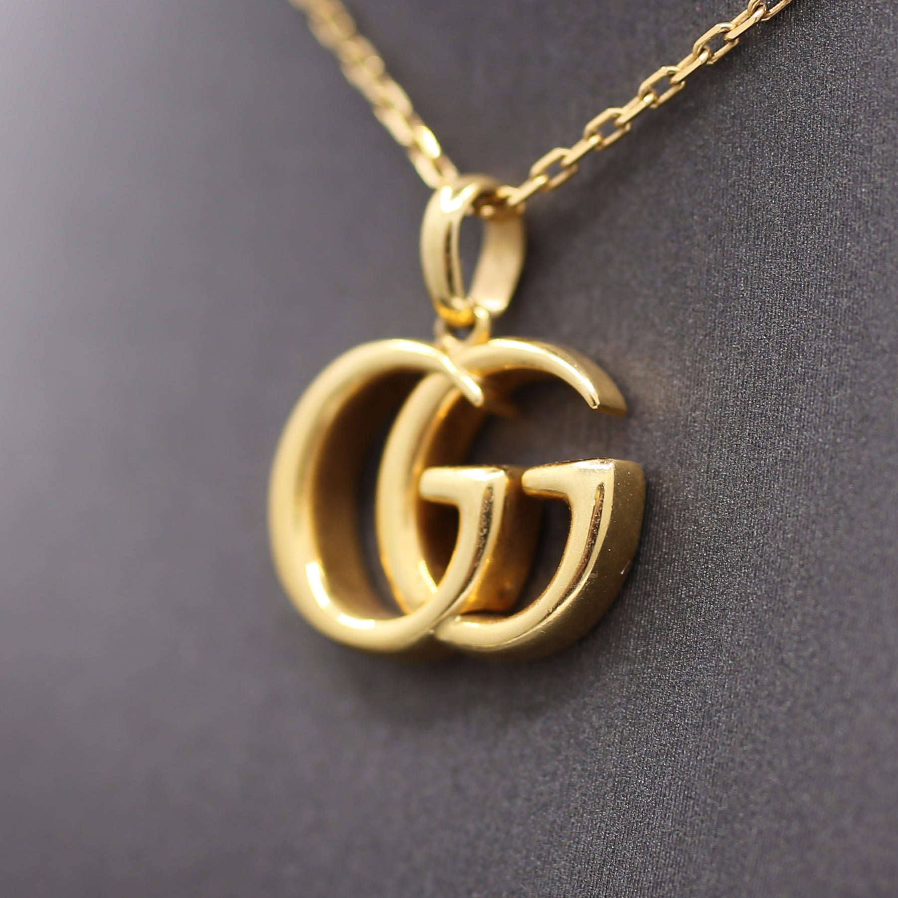 GUCCI Running GG 18k Yellow Gold Pendant Necklace in Box