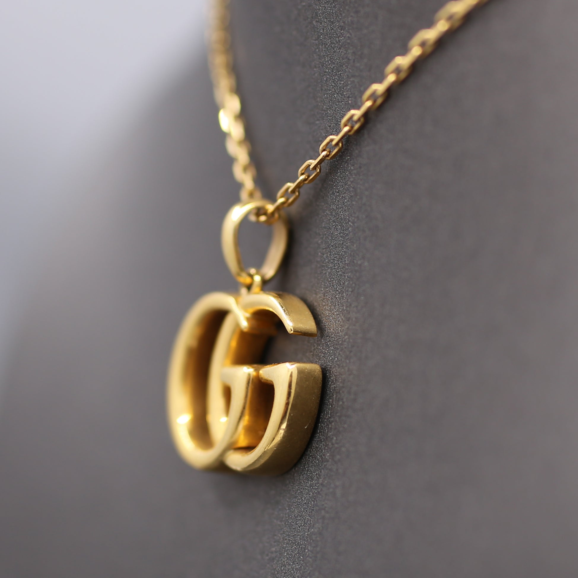 GUCCI Running GG 18k Yellow Gold Pendant Necklace in Box