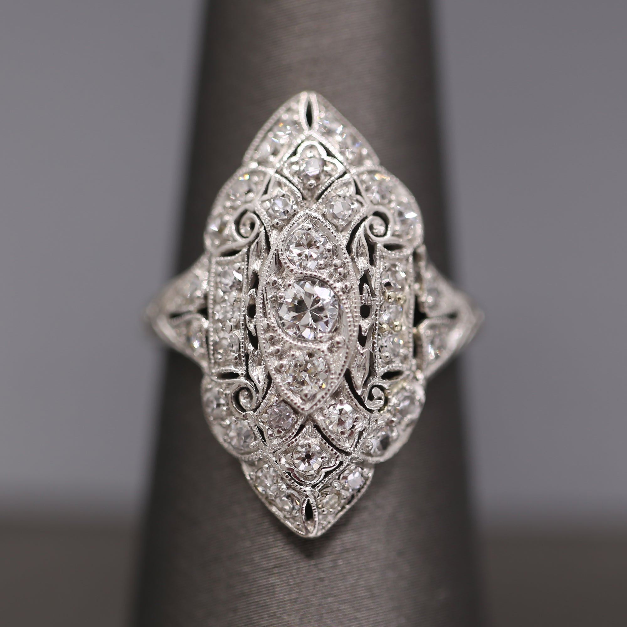 Splendid Art Deco Old European Cut Diamond Dinner Cocktail Ring in Platinum