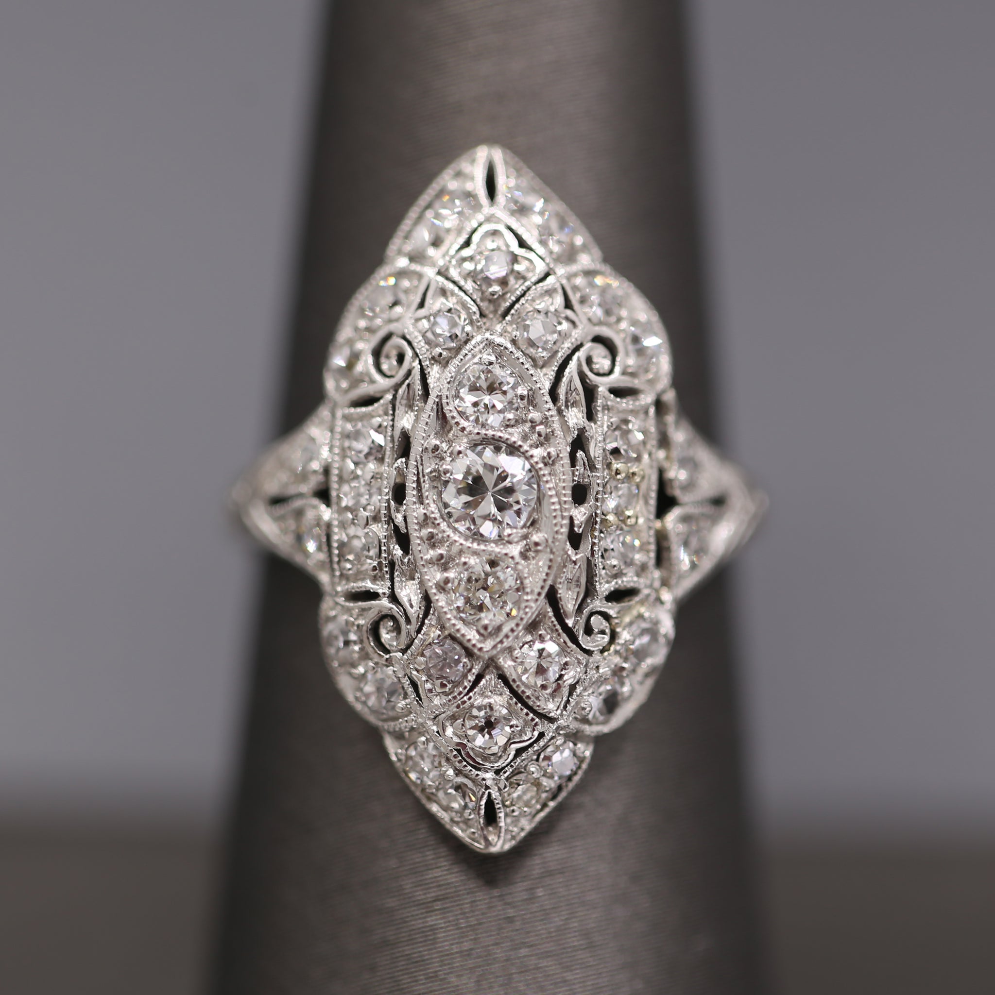 Splendid Art Deco Old European Cut Diamond Dinner Cocktail Ring in Platinum