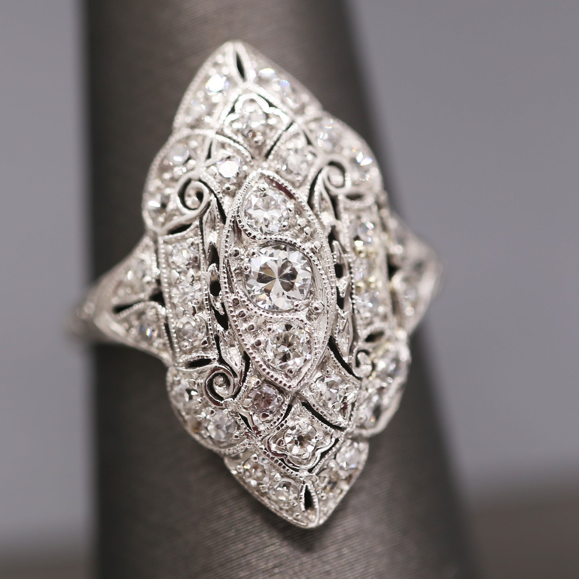 Splendid Art Deco Old European Cut Diamond Dinner Cocktail Ring in Platinum