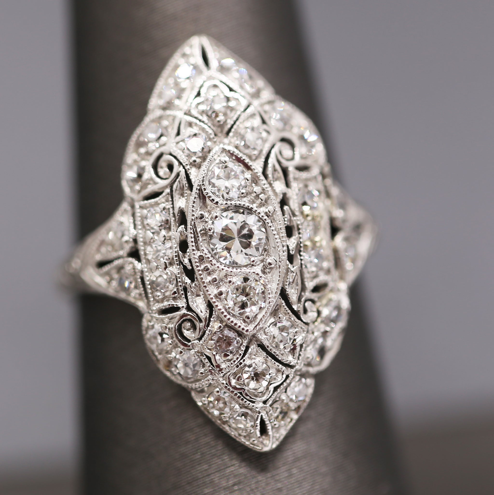 Splendid Art Deco Old European Cut Diamond Dinner Cocktail Ring in Platinum