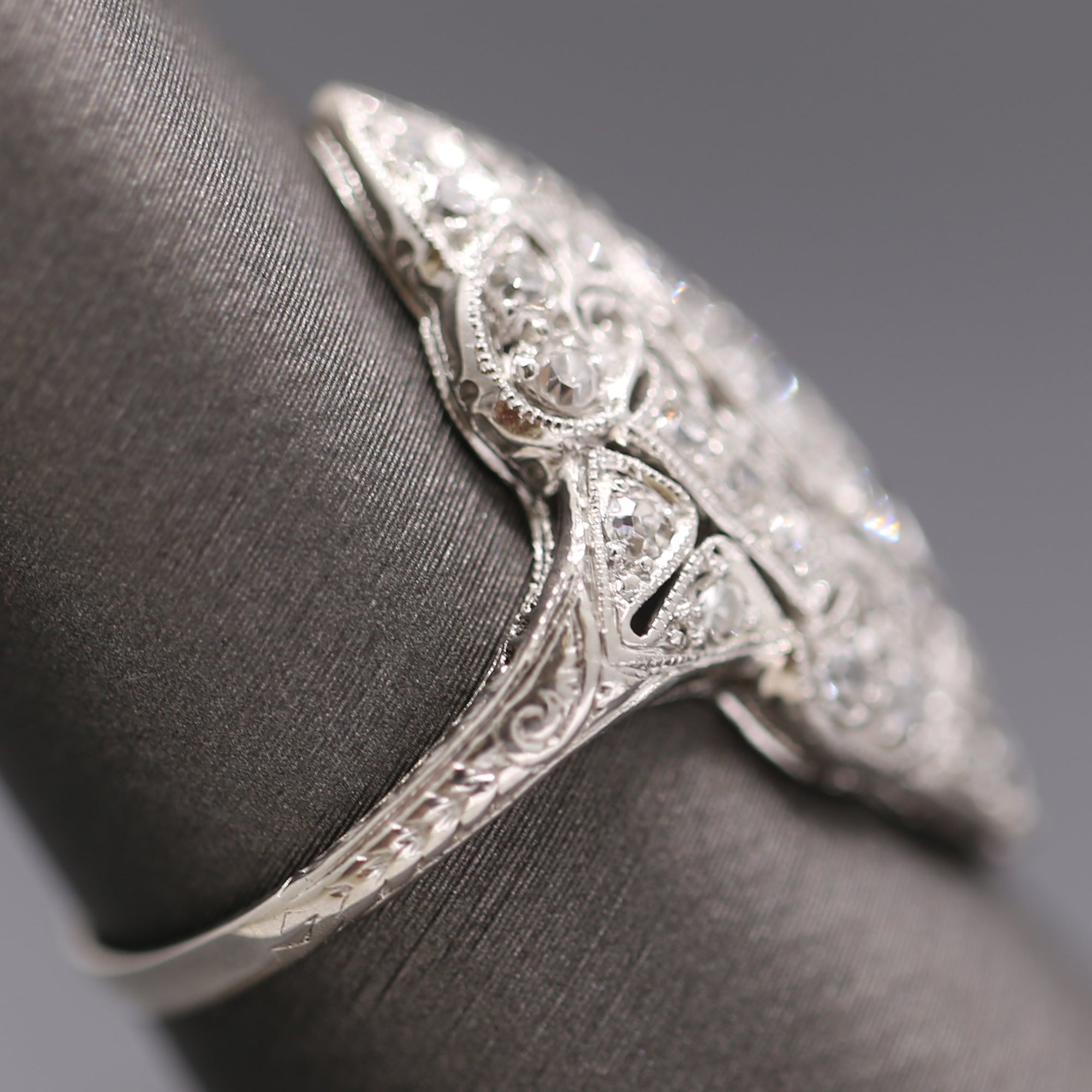 Splendid Art Deco Old European Cut Diamond Dinner Cocktail Ring in Platinum