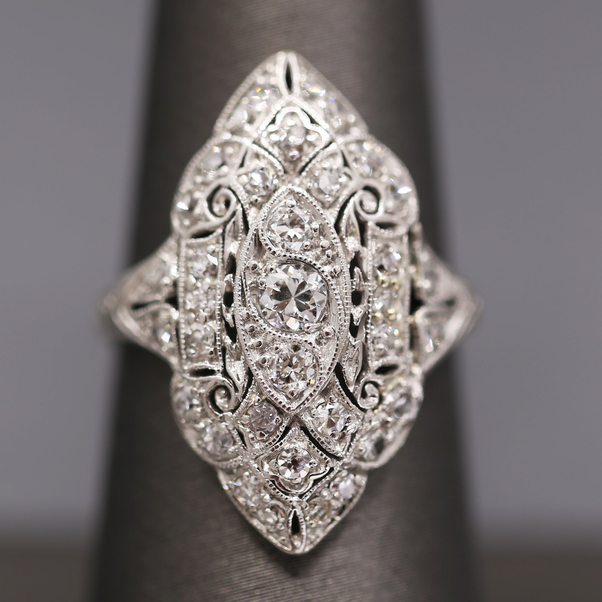 Splendid Art Deco Old European Cut Diamond Dinner Cocktail Ring in Platinum