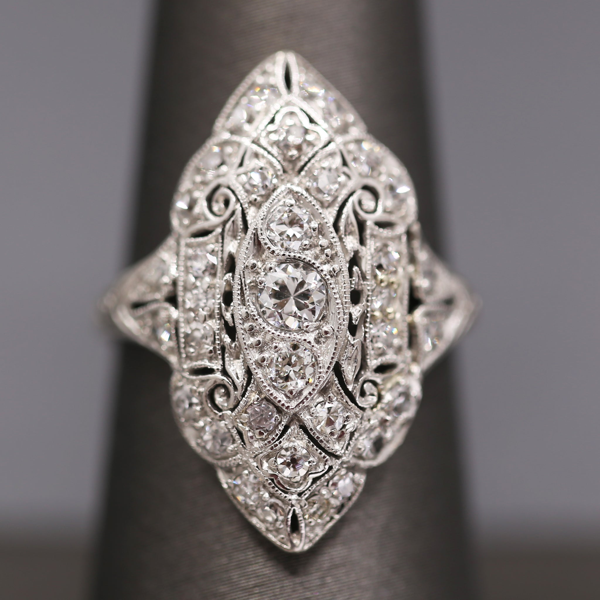 Splendid Art Deco Old European Cut Diamond Dinner Cocktail Ring in Platinum