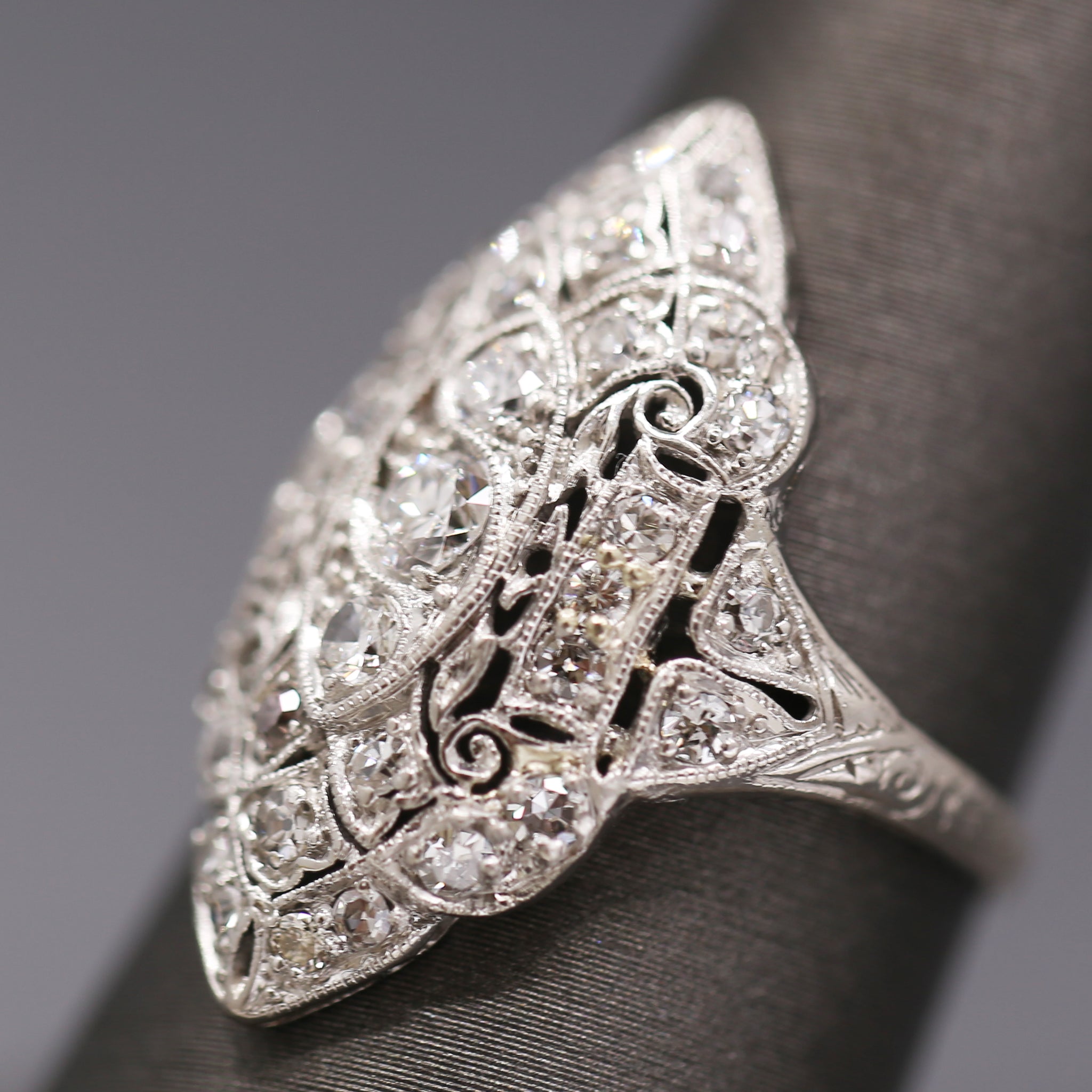 Splendid Art Deco Old European Cut Diamond Dinner Cocktail Ring in Platinum