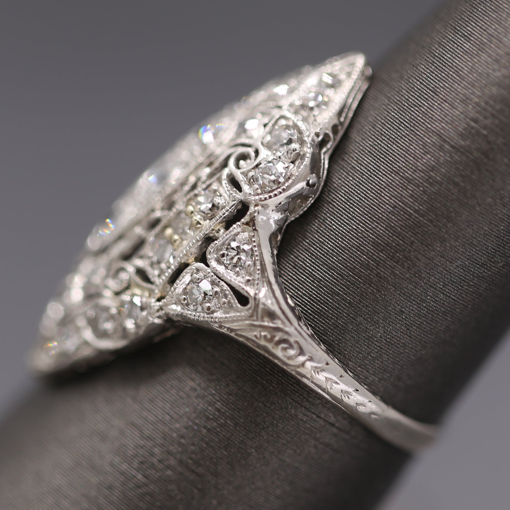 Splendid Art Deco Old European Cut Diamond Dinner Cocktail Ring in Platinum