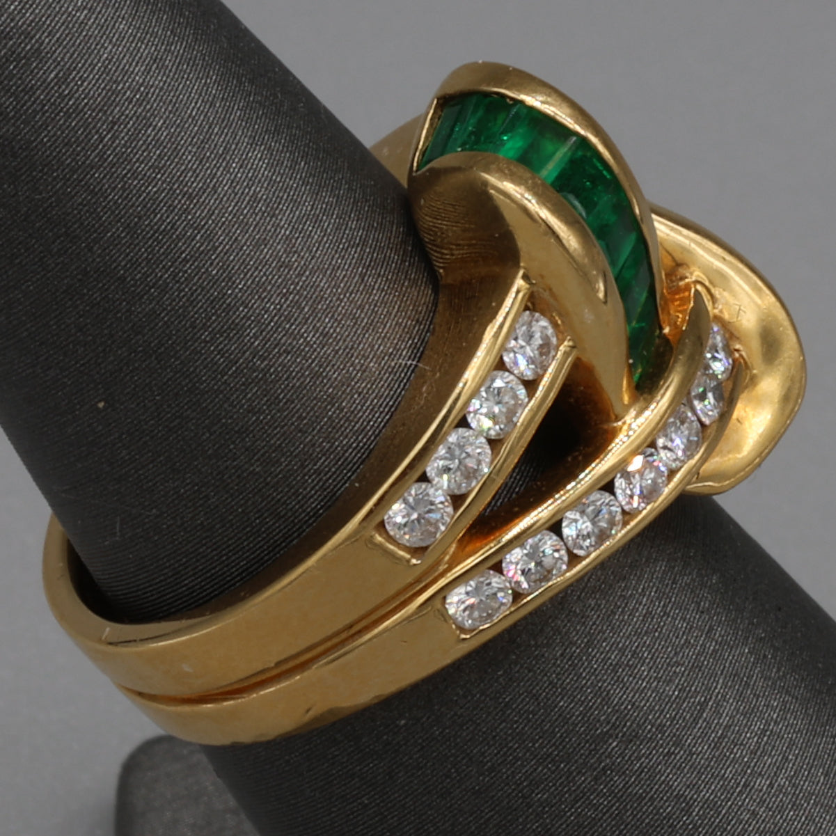 Charles Krypell Emerald and Diamond Twist Band Ring in 18k Yellow Gold
