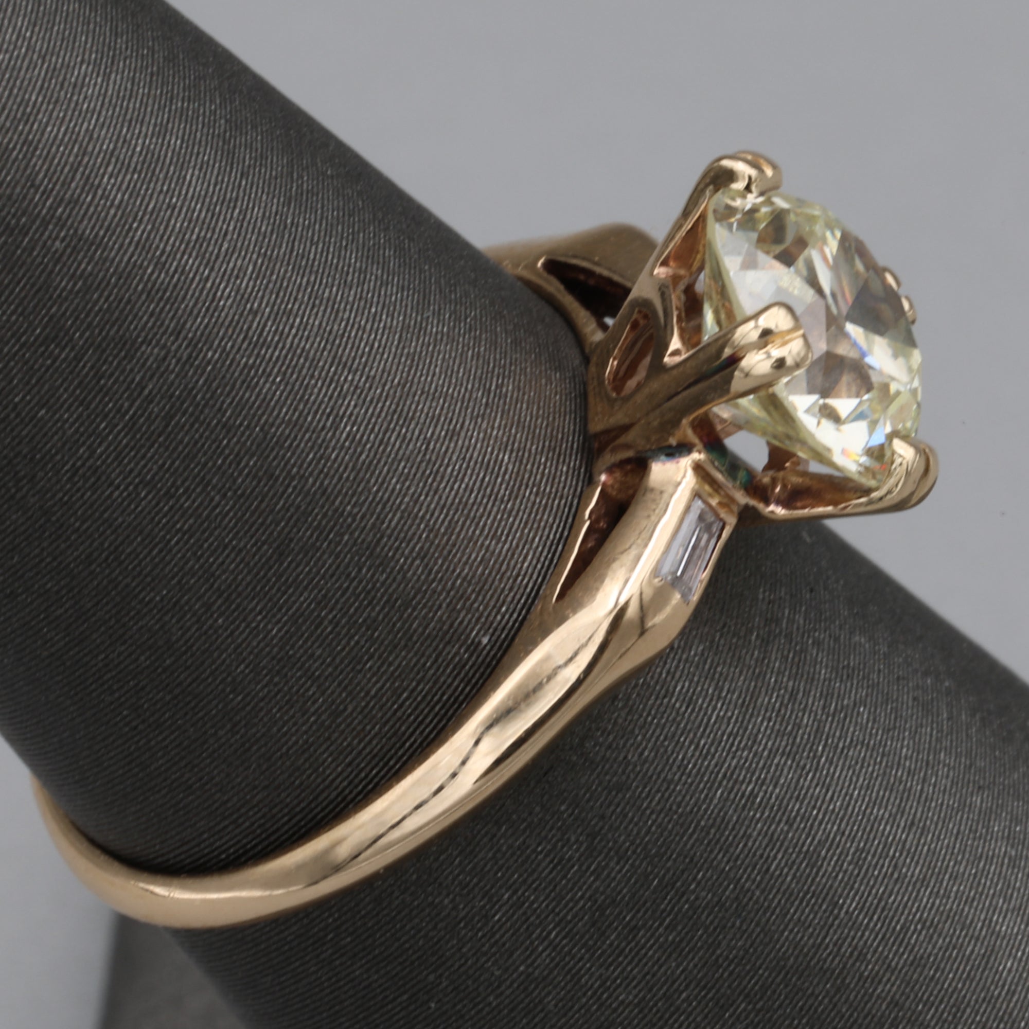 Late Art Deco Old European Cut and Baguette Diamond Engagement Ring in 14k Yellow Gold