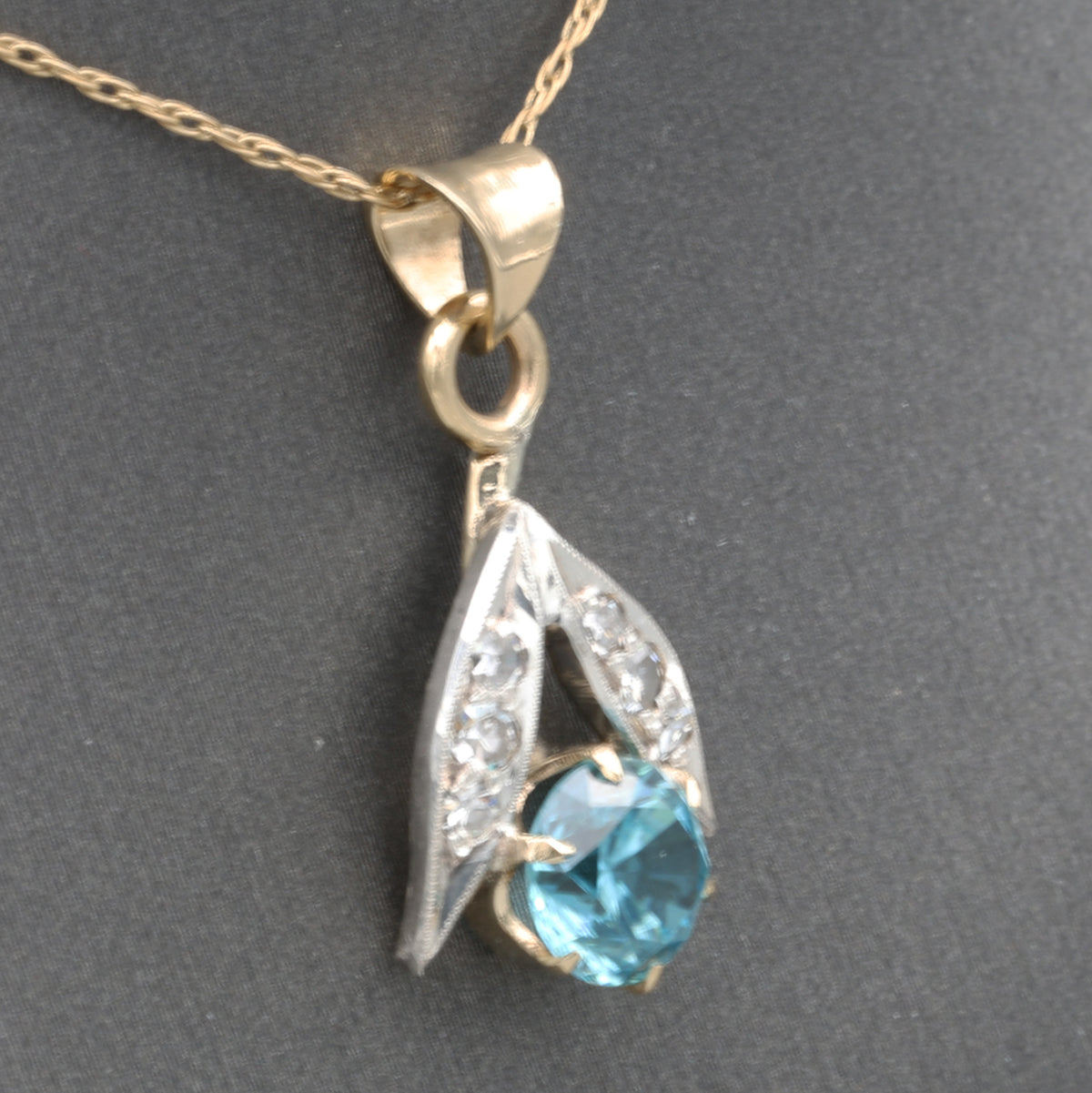 Sparkling Retro Blue Zircon and Diamond Pendant Necklace in 14k Yellow Gold