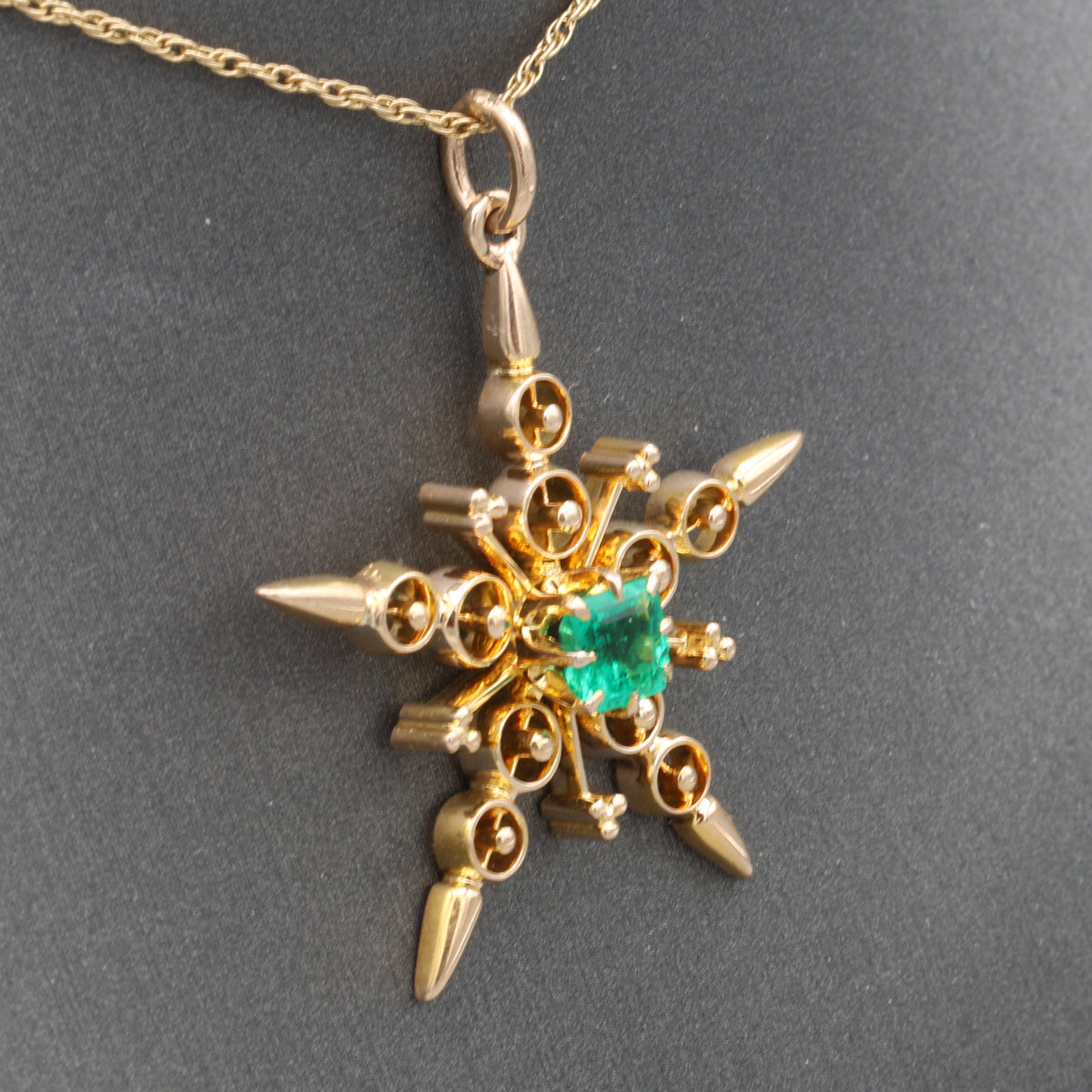 Antique Victorian Emerald Star Pendant Necklace in 14k Yellow Gold