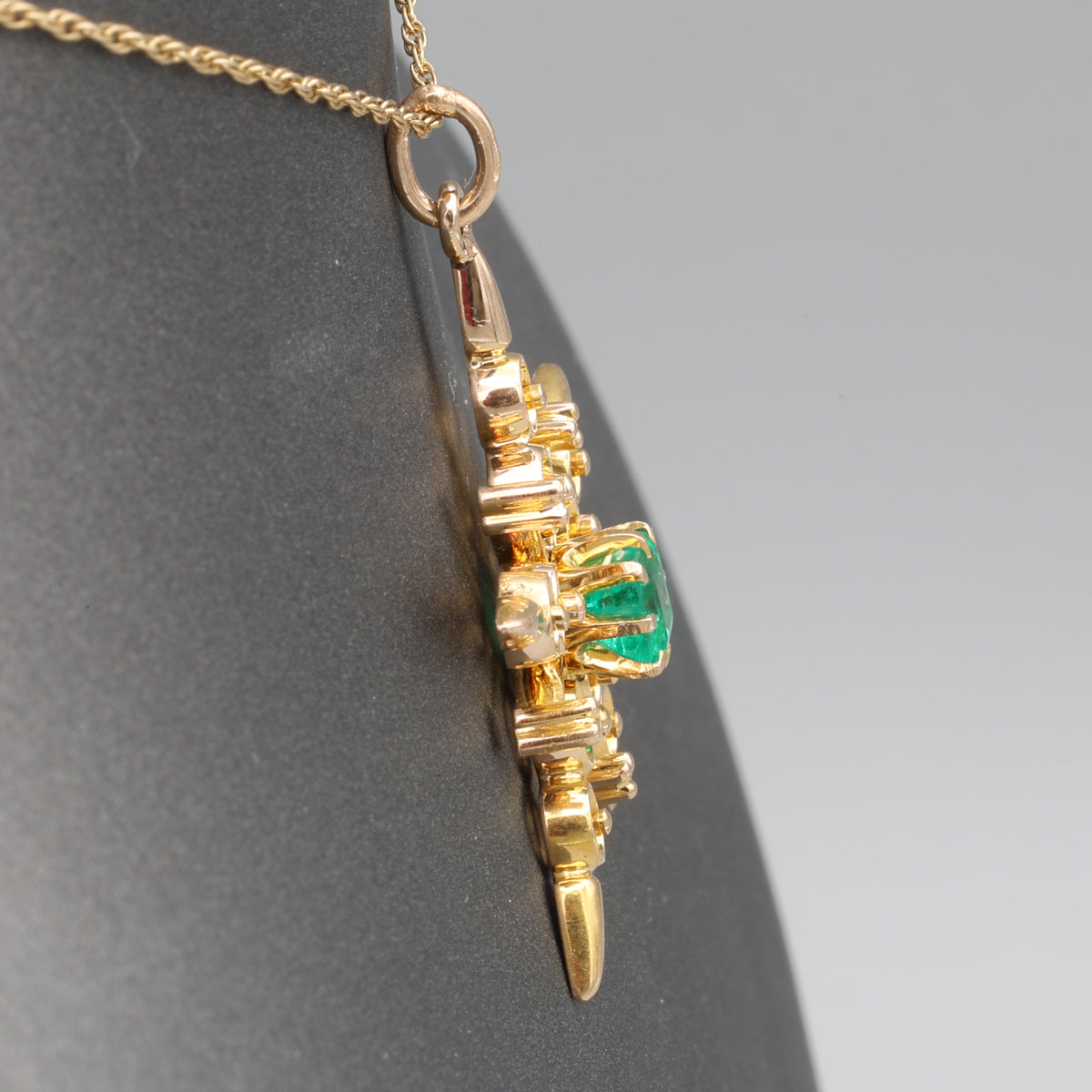 Antique Victorian Emerald Star Pendant Necklace in 14k Yellow Gold