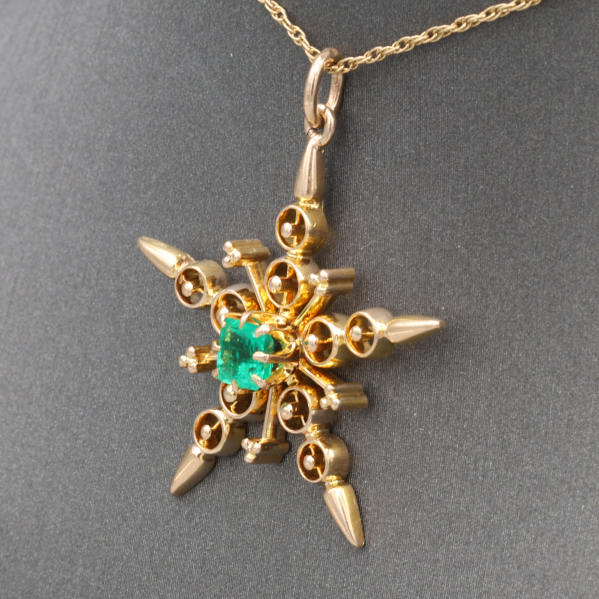 Antique Victorian Emerald Star Pendant Necklace in 14k Yellow Gold