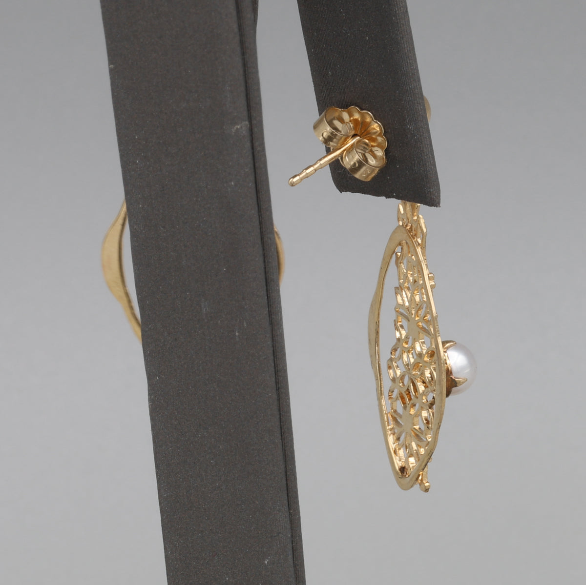 Vintage 14k Filigree Dangle Earrings with Akoya Pearls