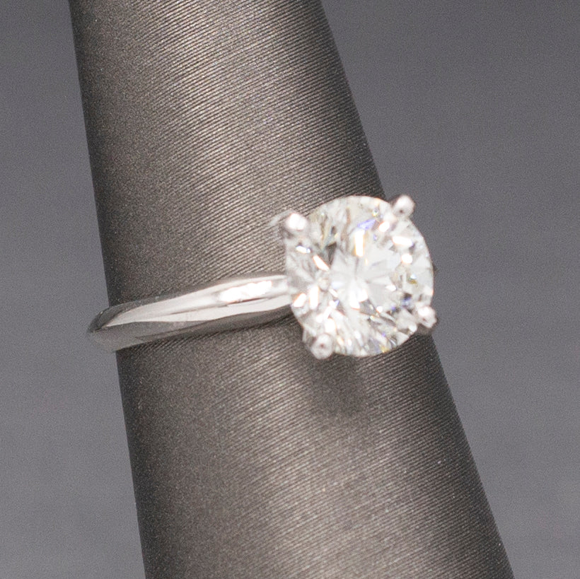 Stunning GIA Certified Diamond Solitaire Engagement Ring in 14k White Gold