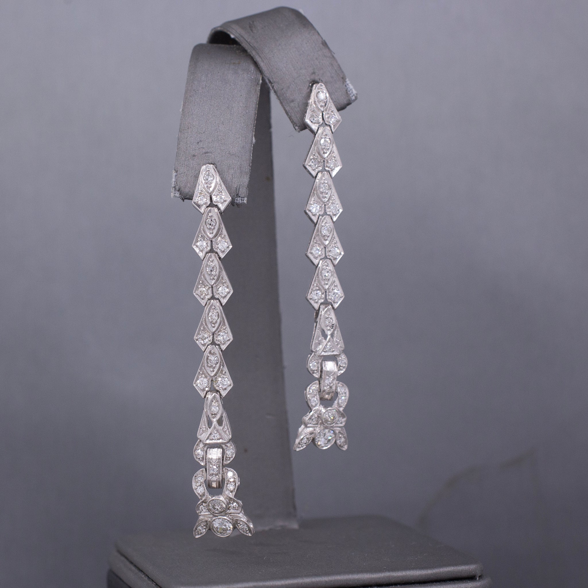 Exquisite Art Deco Old European Cut Diamond Dangle Earrings in Platinum