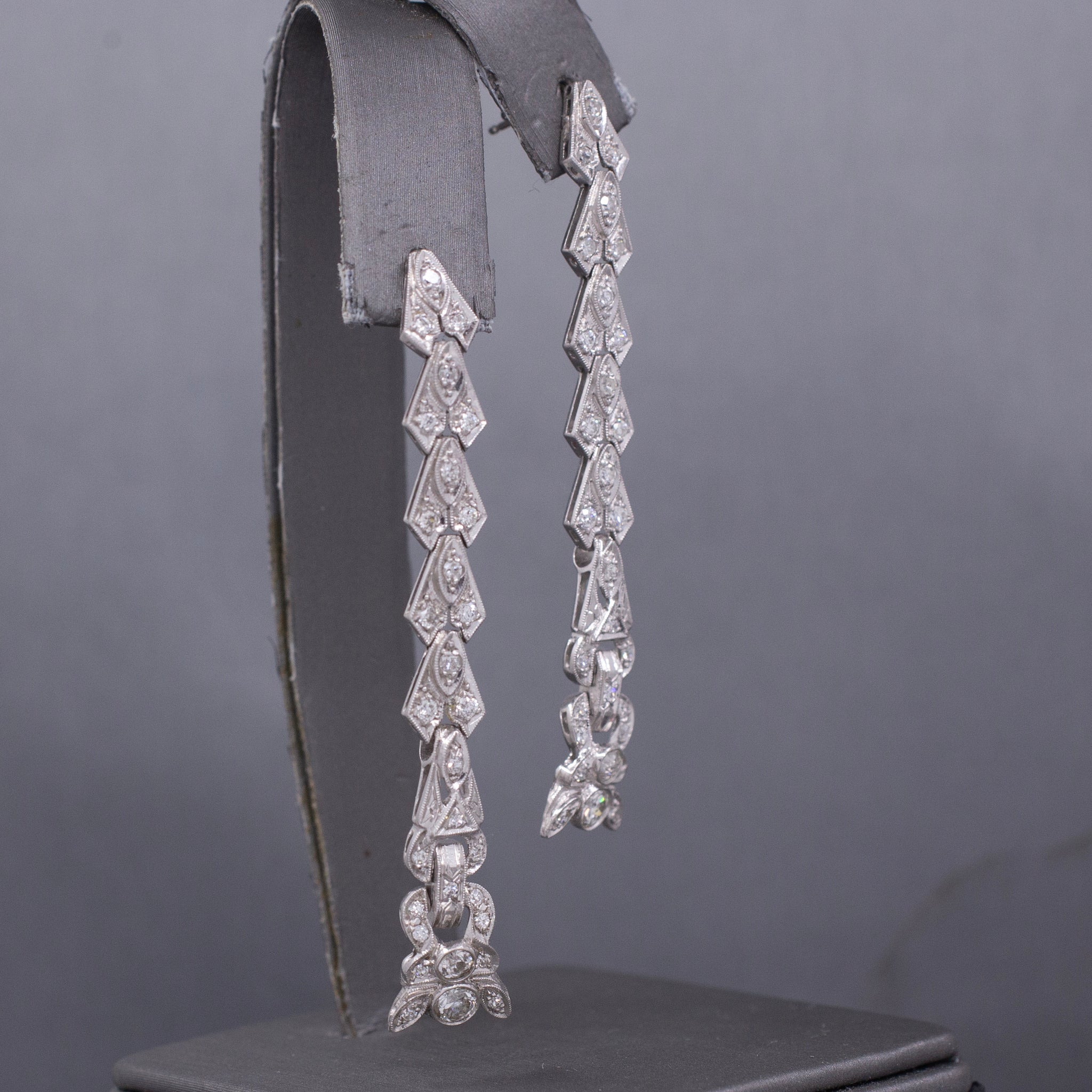 Exquisite Art Deco Old European Cut Diamond Dangle Earrings in Platinum