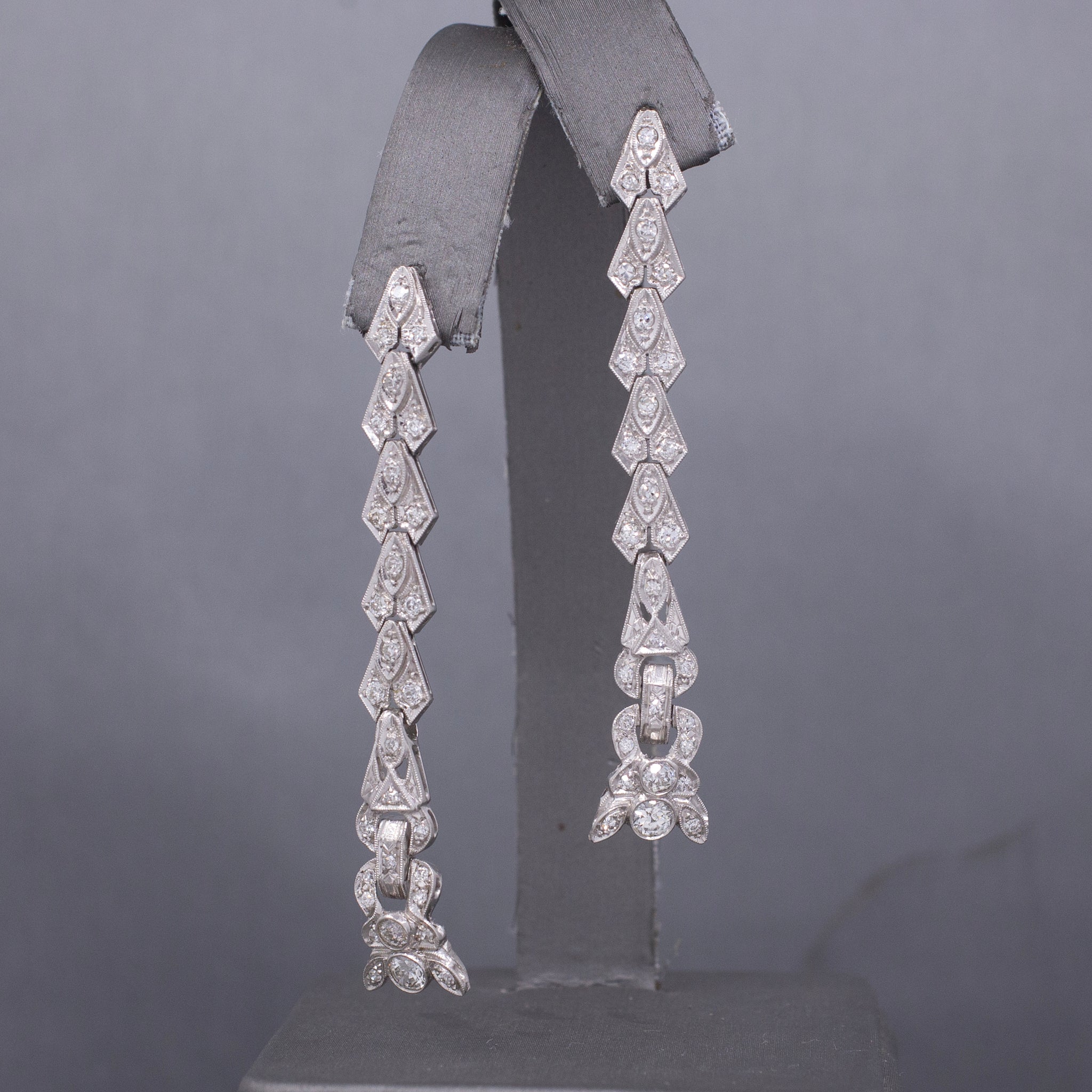 Exquisite Art Deco Old European Cut Diamond Dangle Earrings in Platinum