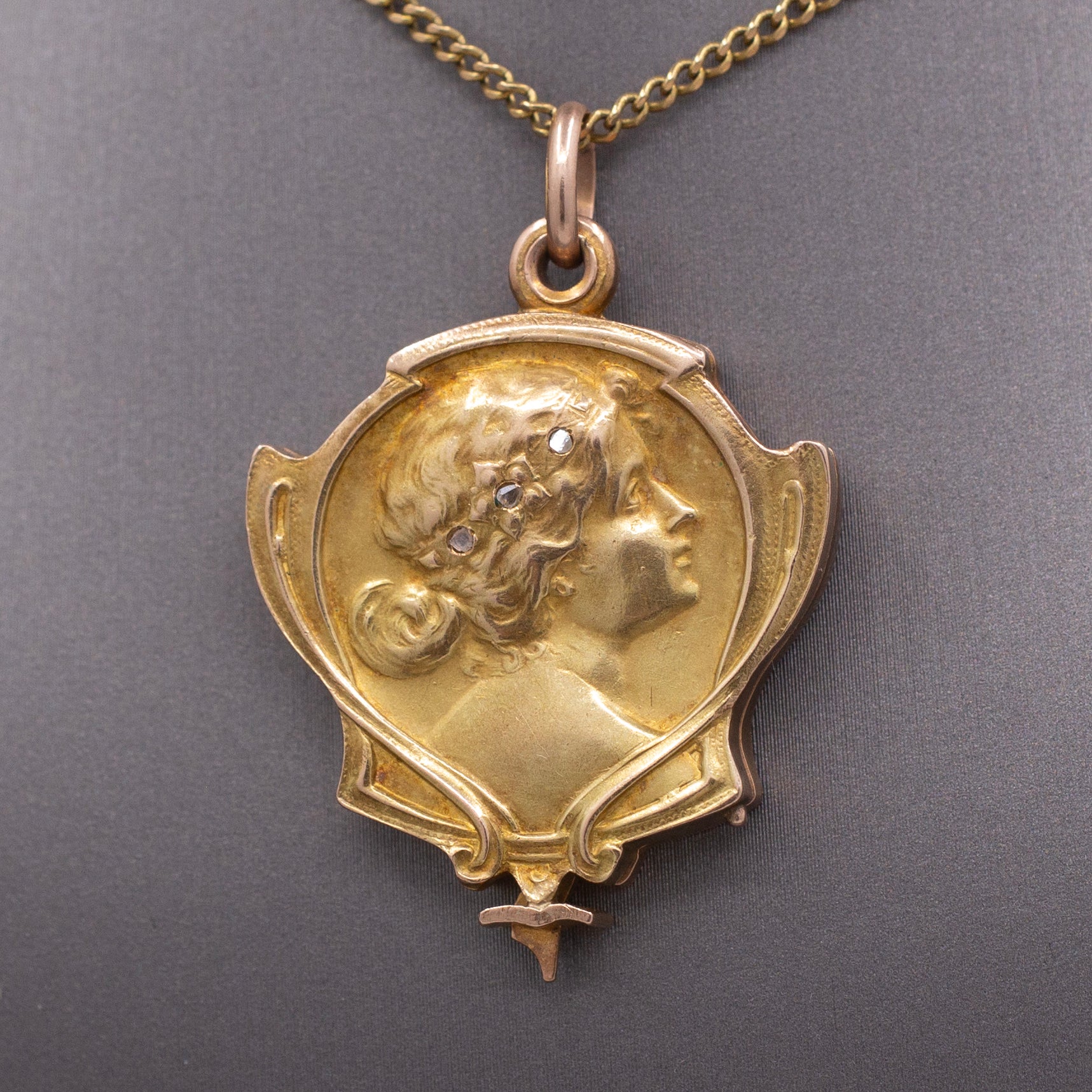 Exquisite Art Nouveau Locket with Diamond Slices in 18k Yellow Gold