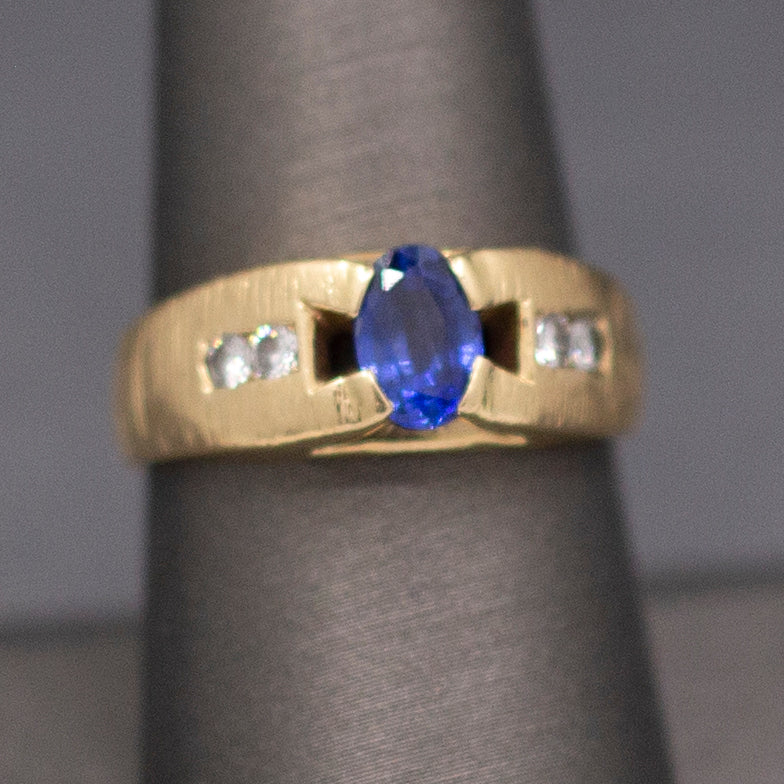 Beautiful Blue Sapphire and Diamond Textured Band Ring in 14k Yellow Gold