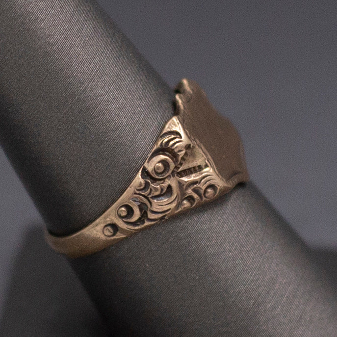 Wonderful Antique Victorian Shield Blank Signet Ring in 14k Gold