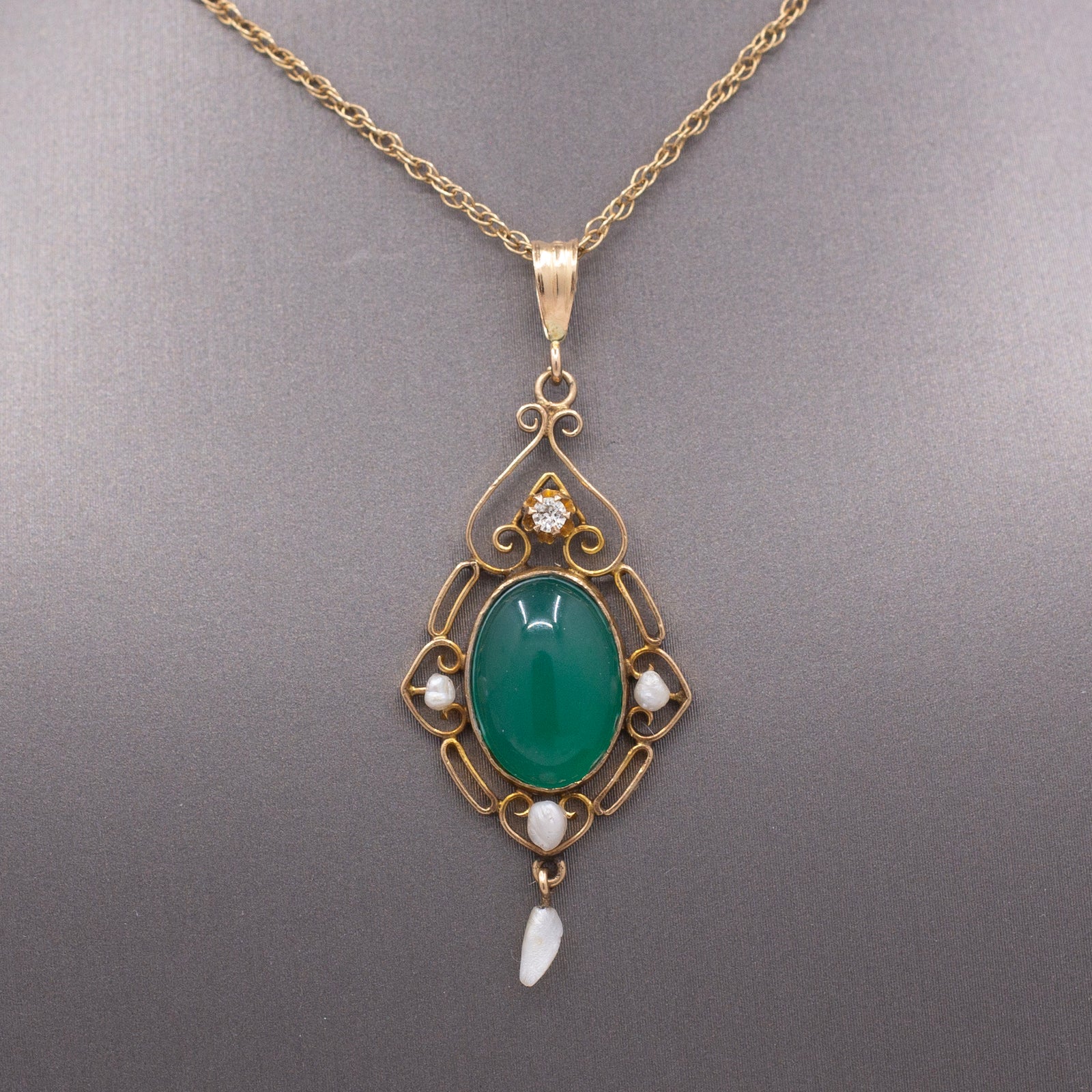 Edwardian Antique Chrysoprase Pearl and Diamond Lavalier Necklace in 14k Yellow Gold