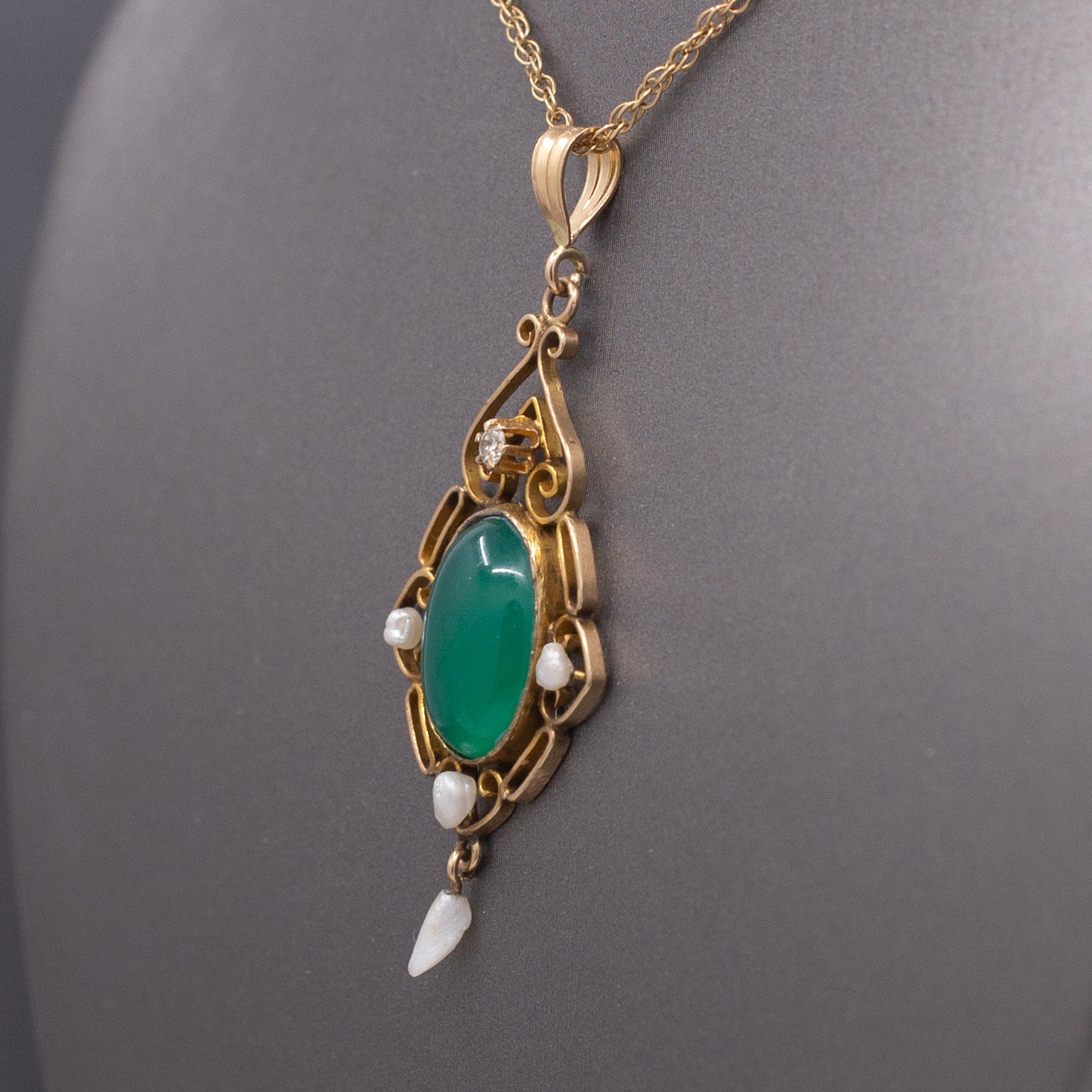 Edwardian Antique Chrysoprase Pearl and Diamond Lavalier Necklace in 14k Yellow Gold